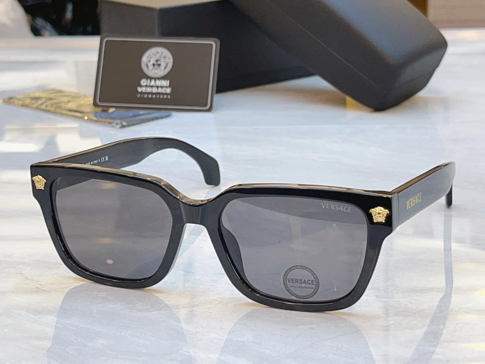 Versace VE 4513D Sunglasses 56-19-145 — Photo 2