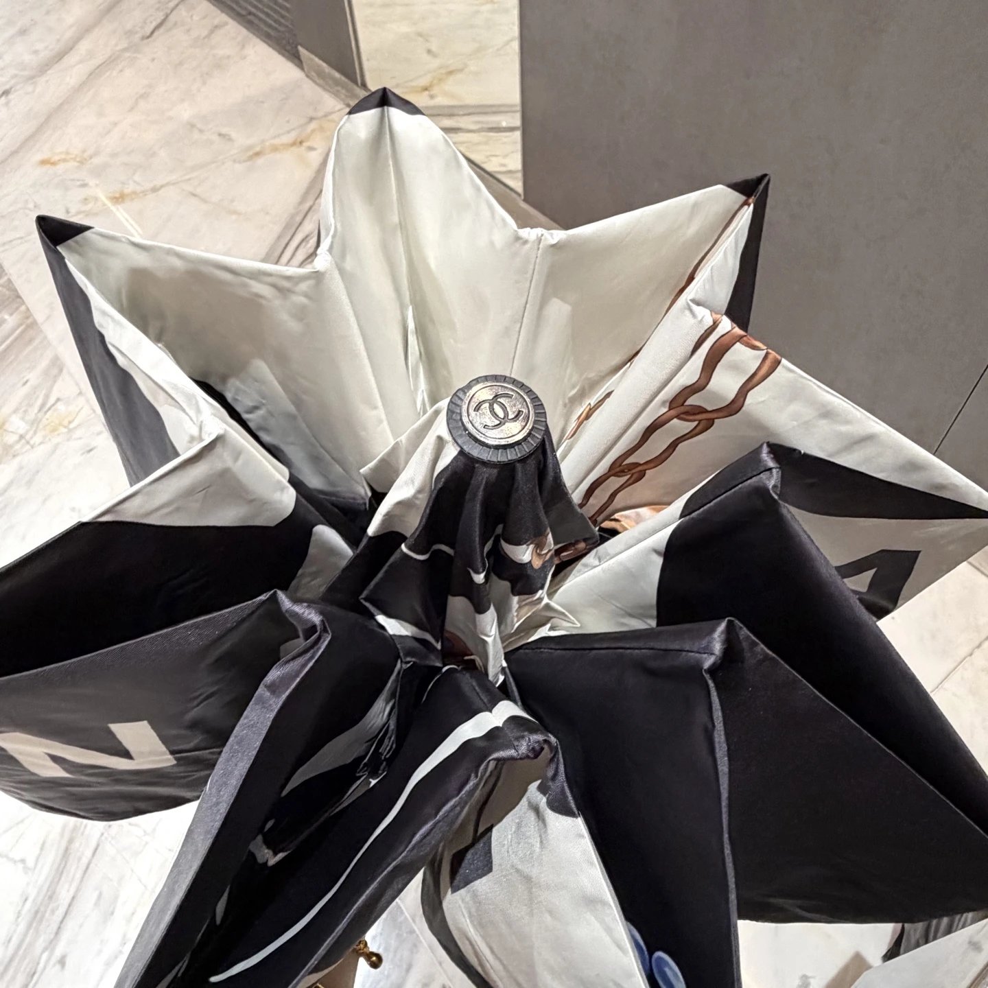 Chanel UV Protection Folding Umbrella Ver.I — Photo 4