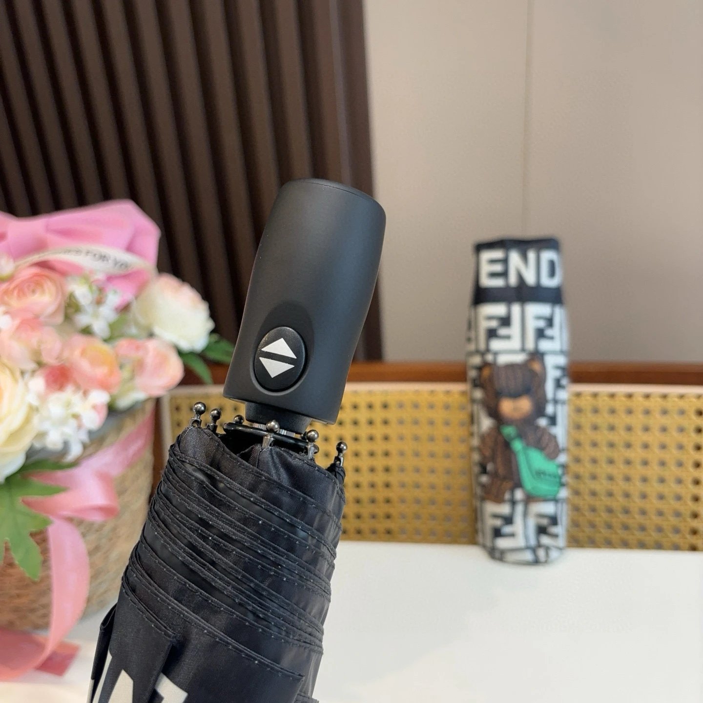 Fendi UV Protection Folding Umbrella Ver.A — Photo 4