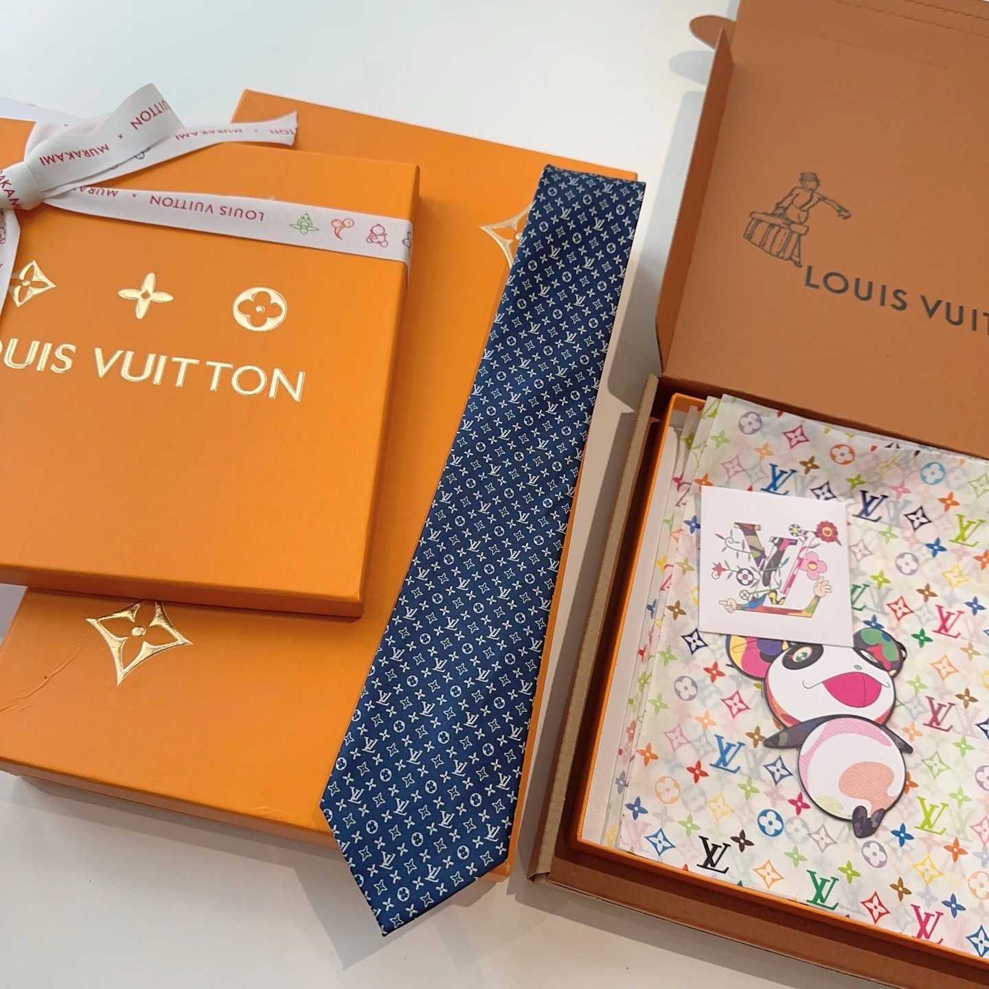 Louis Vuitton Silk Tie Ver.J — Photo 2