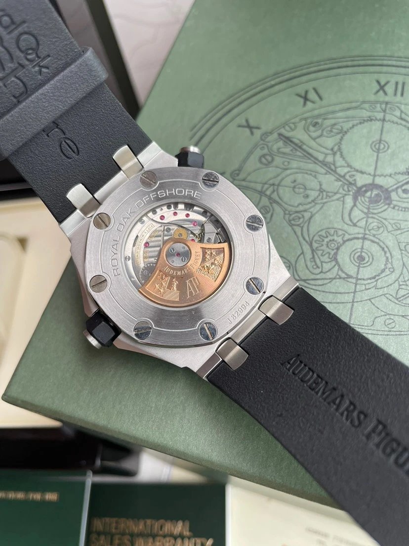 Audemars Piguet Royal Oak Offshore 15710ST Automatic Watch 42mm — Photo 7