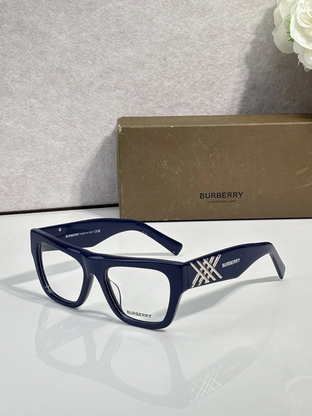 Burberry BE4431 Sunglasses 55-17-145 — photo 2