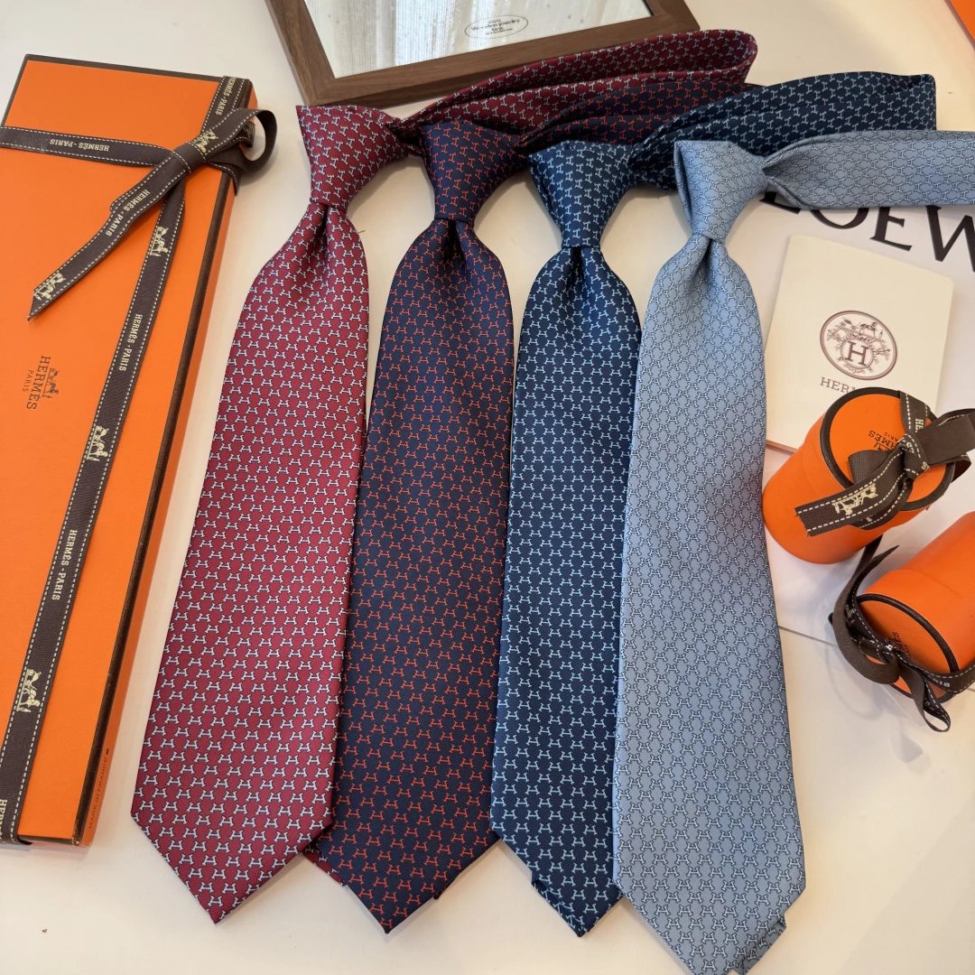 Hermes Silk Tie Ver.M — Photo 2