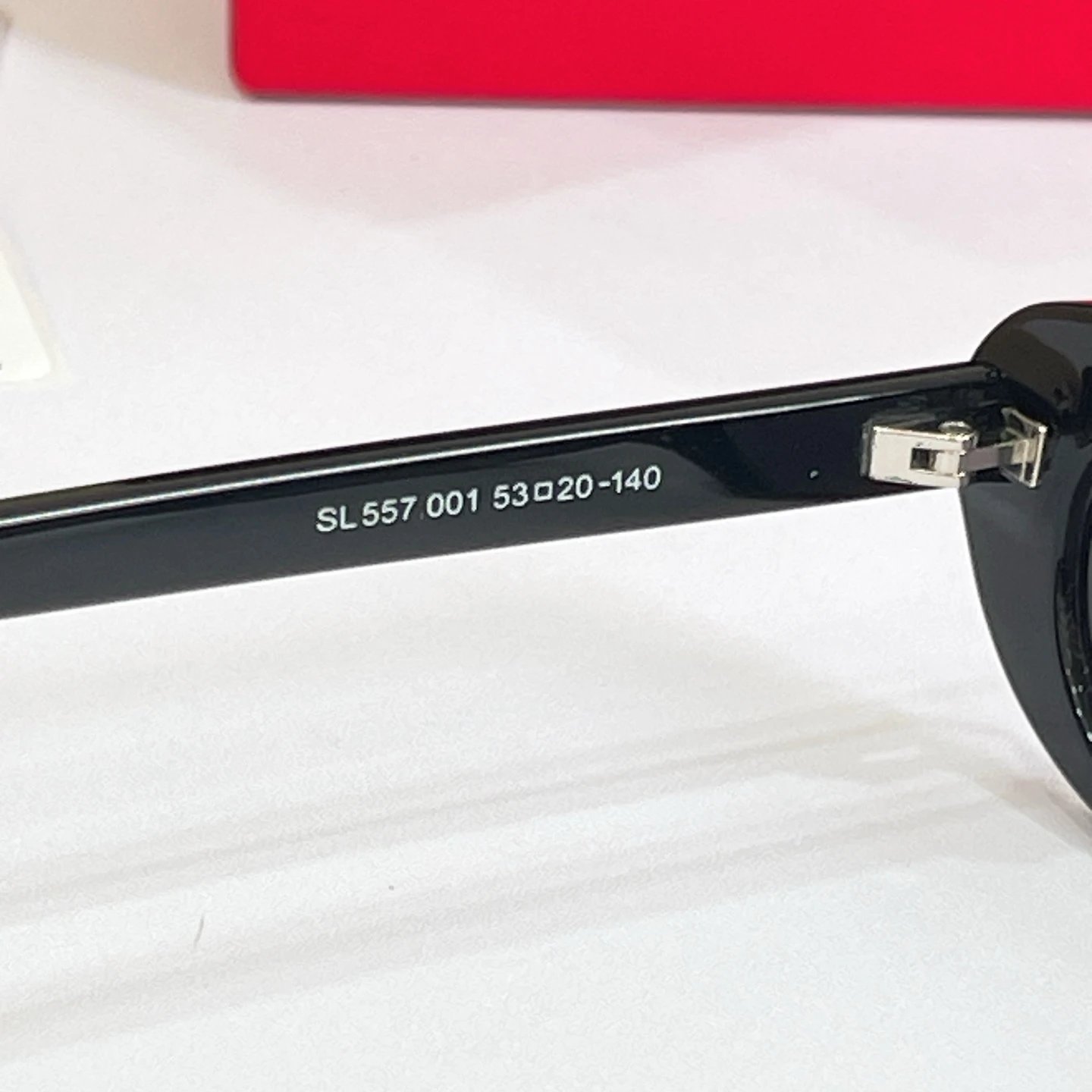 Saint Laurent SL 557 Sunglasses 53-20-140 — photo 6