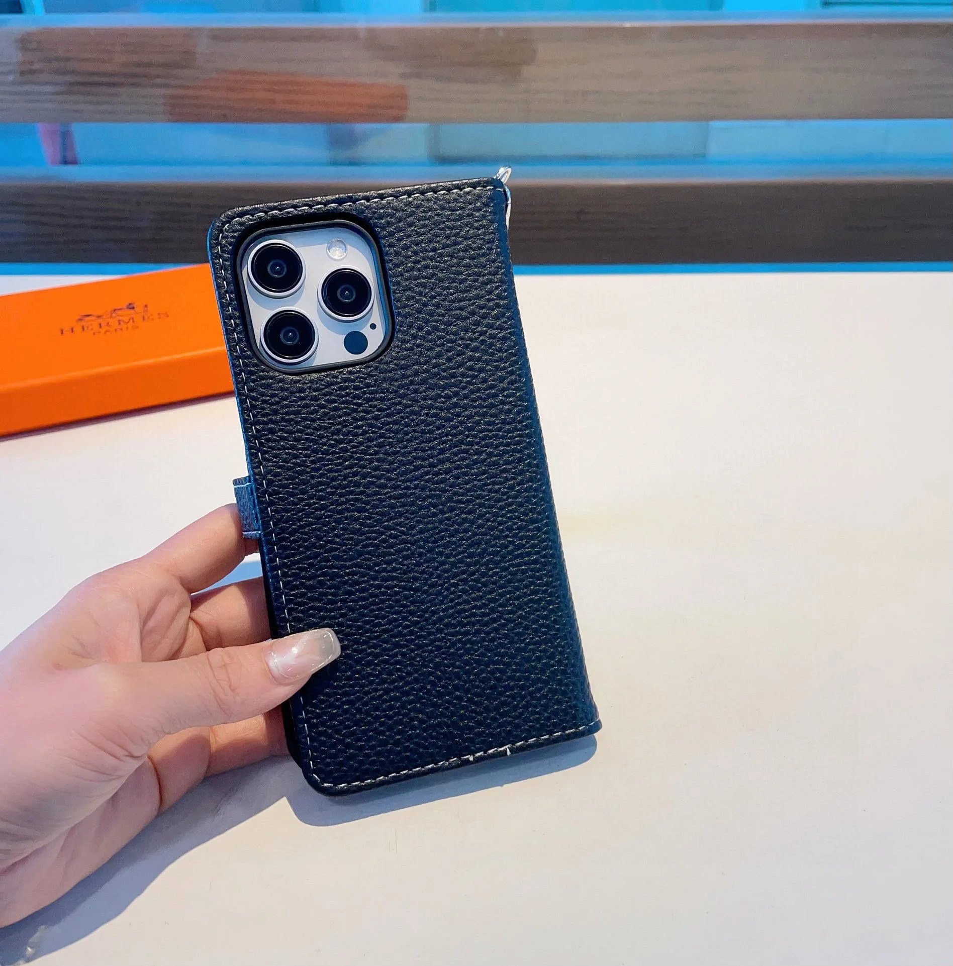 Hermes Phone Case Ver.A — Photo 4