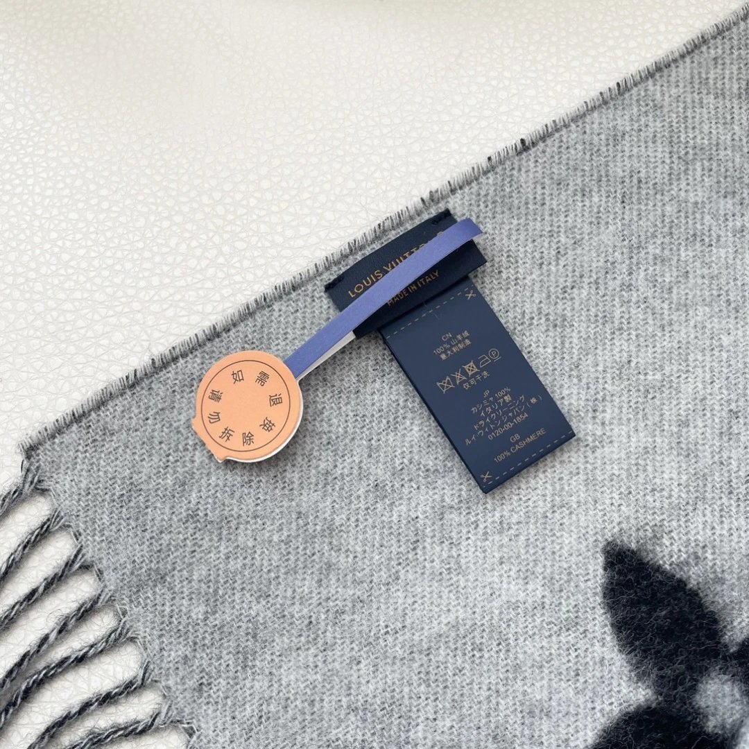 Louis Vuitton Cashmere Scarf Ver.E — Photo 9