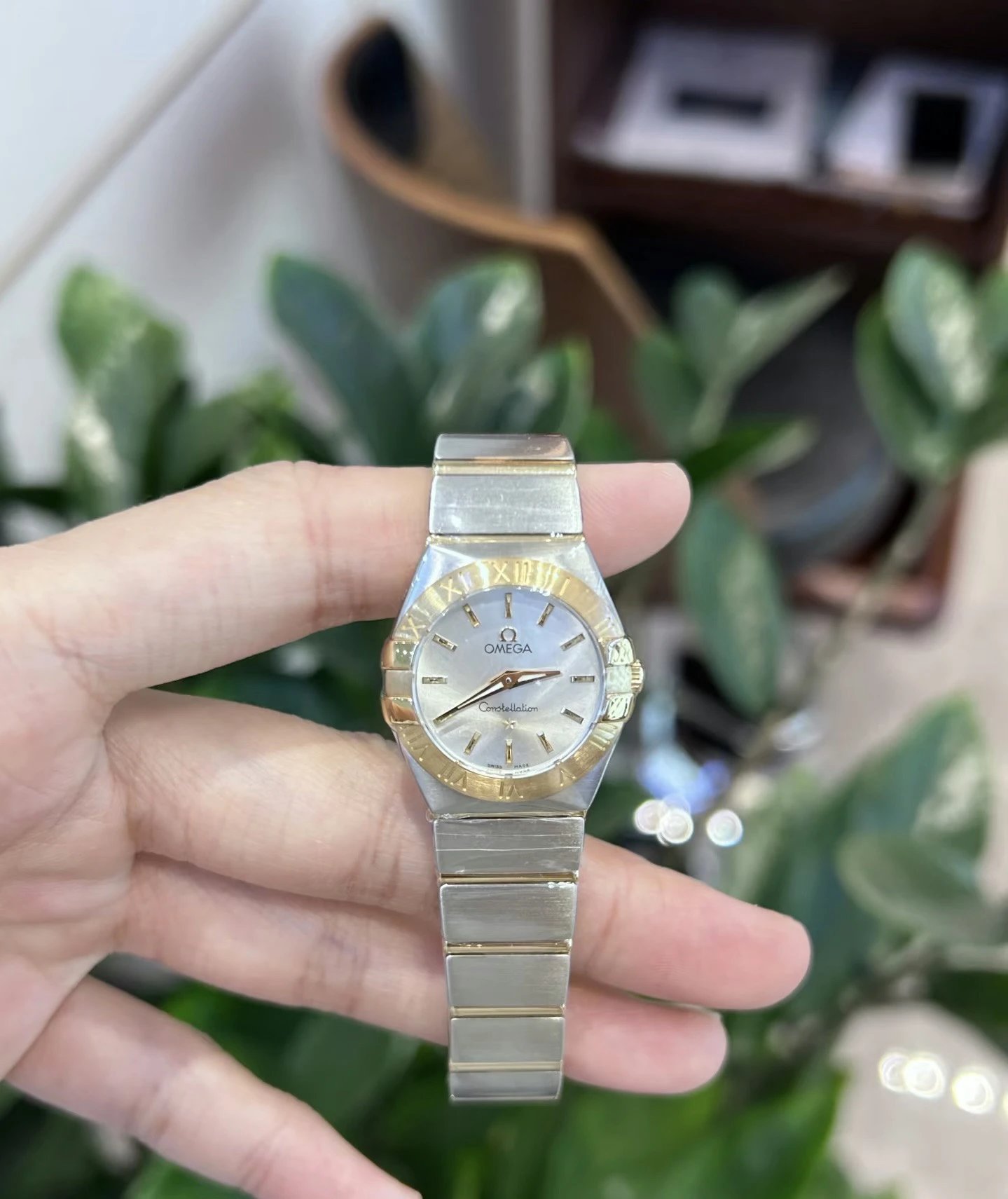 Omega Constellation Two-Tone Analog Watch 24mm Variant A