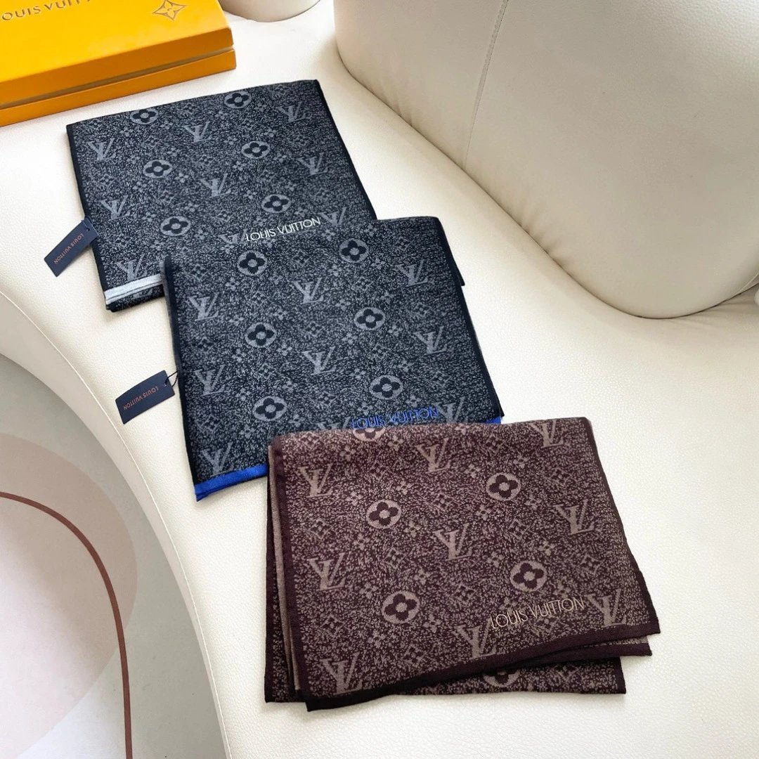 Louis Vuitton Cashmere Scarf Ver.J — Zdjęcie 2