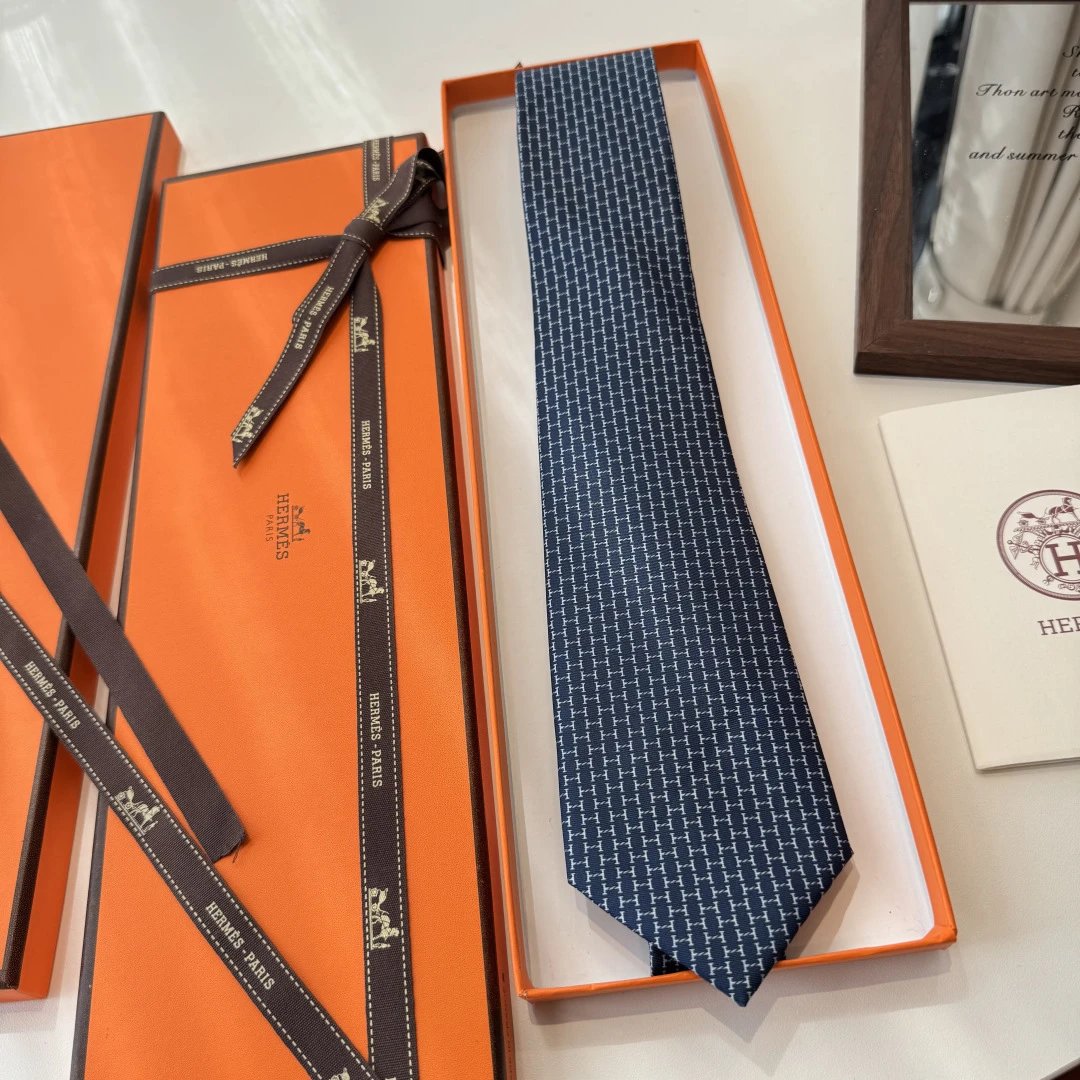 Hermes Silk Tie Ver.P — Photo 3