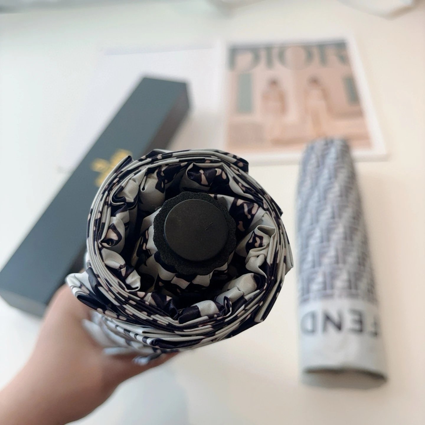 Fendi UV Protection Folding Umbrella Ver.G — Photo 4
