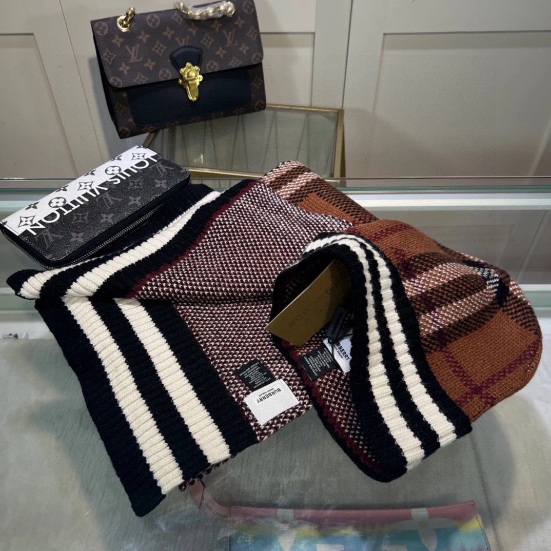 Burberry Scarf & Hat Set Ver.B — Photo 8