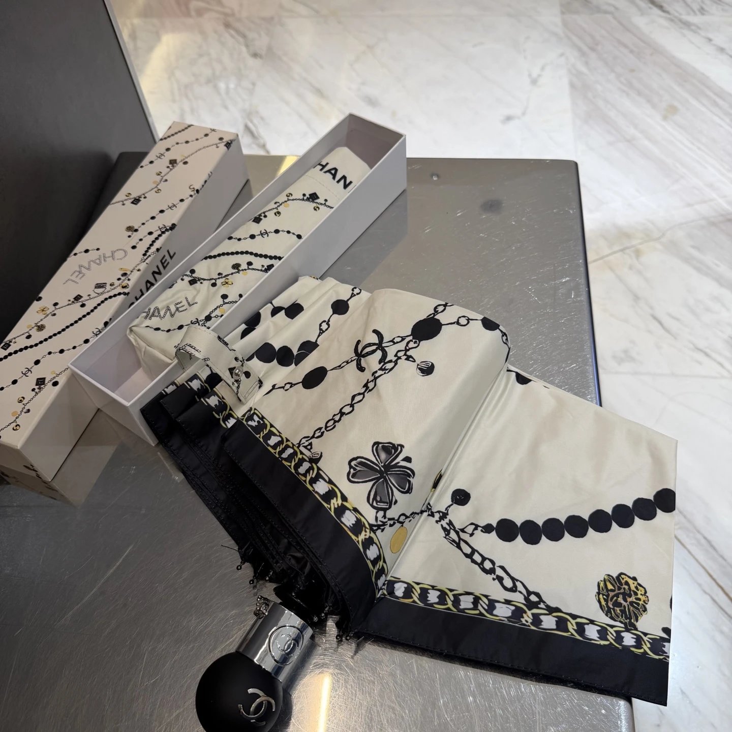 Dior UV Protection Folding Umbrella Ver.A — Photo 2