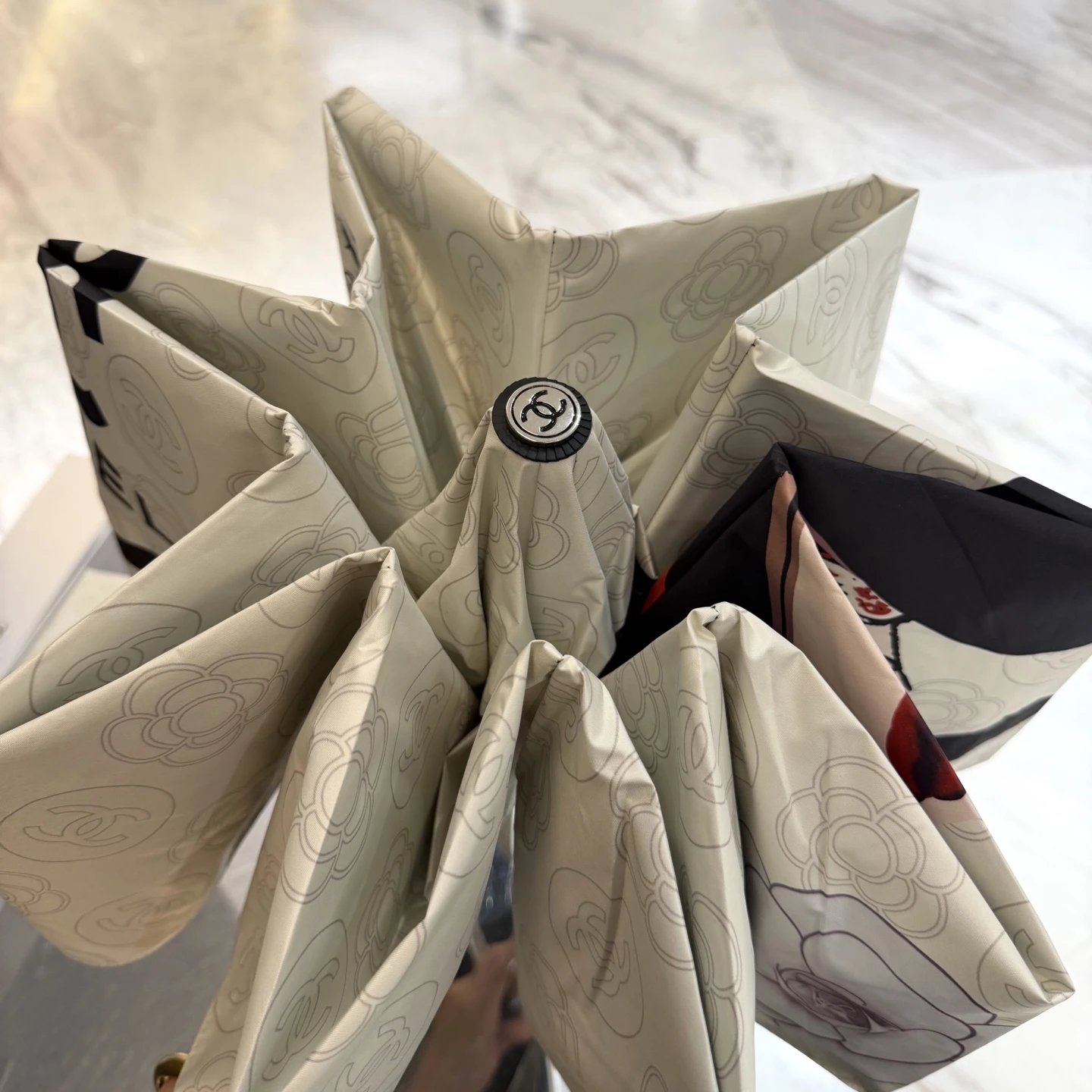 Chanel UV Protection Folding Umbrella Ver.J — Photo 4