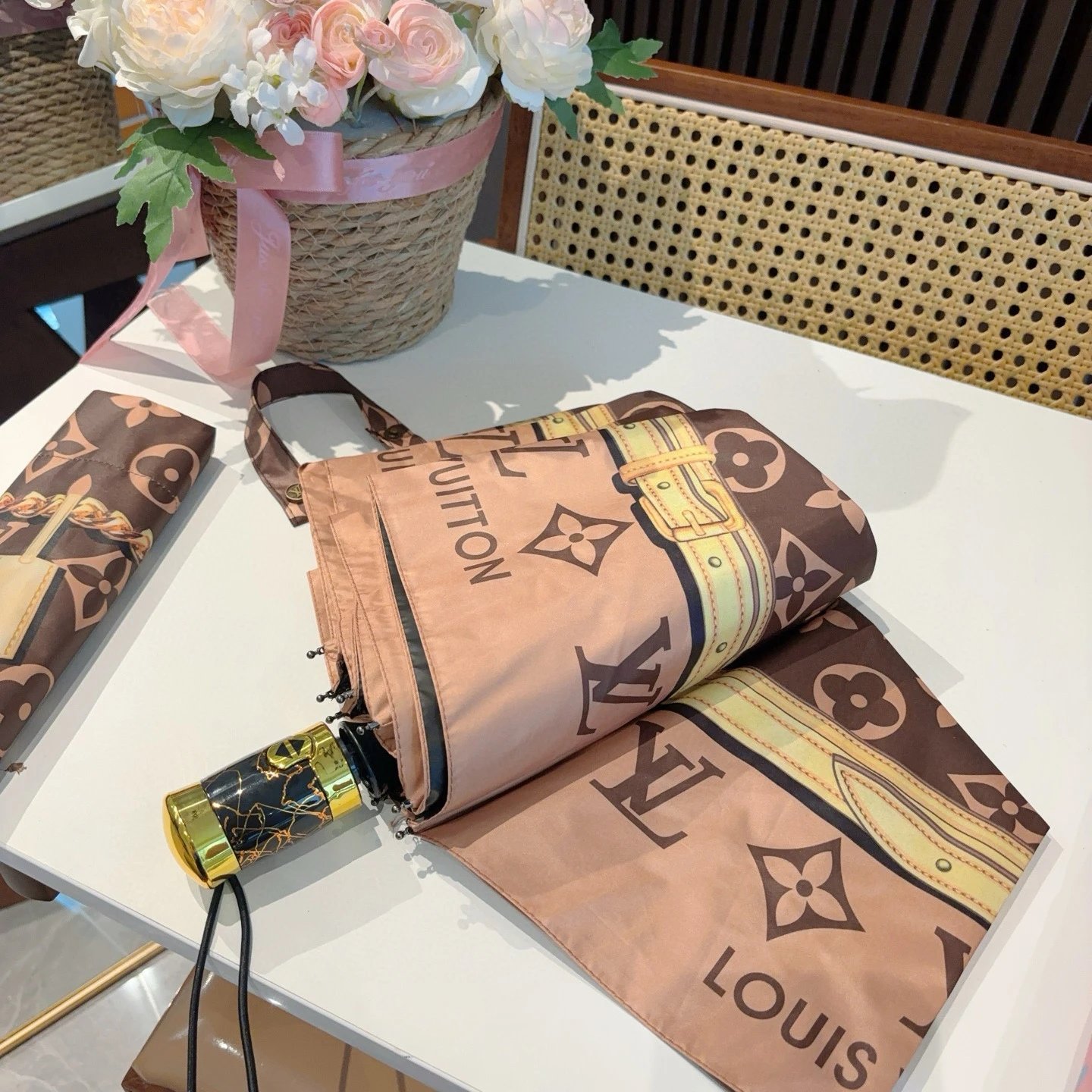 Louis Vuitton UV Protection Folding Umbrella Ver.J — Photo 7