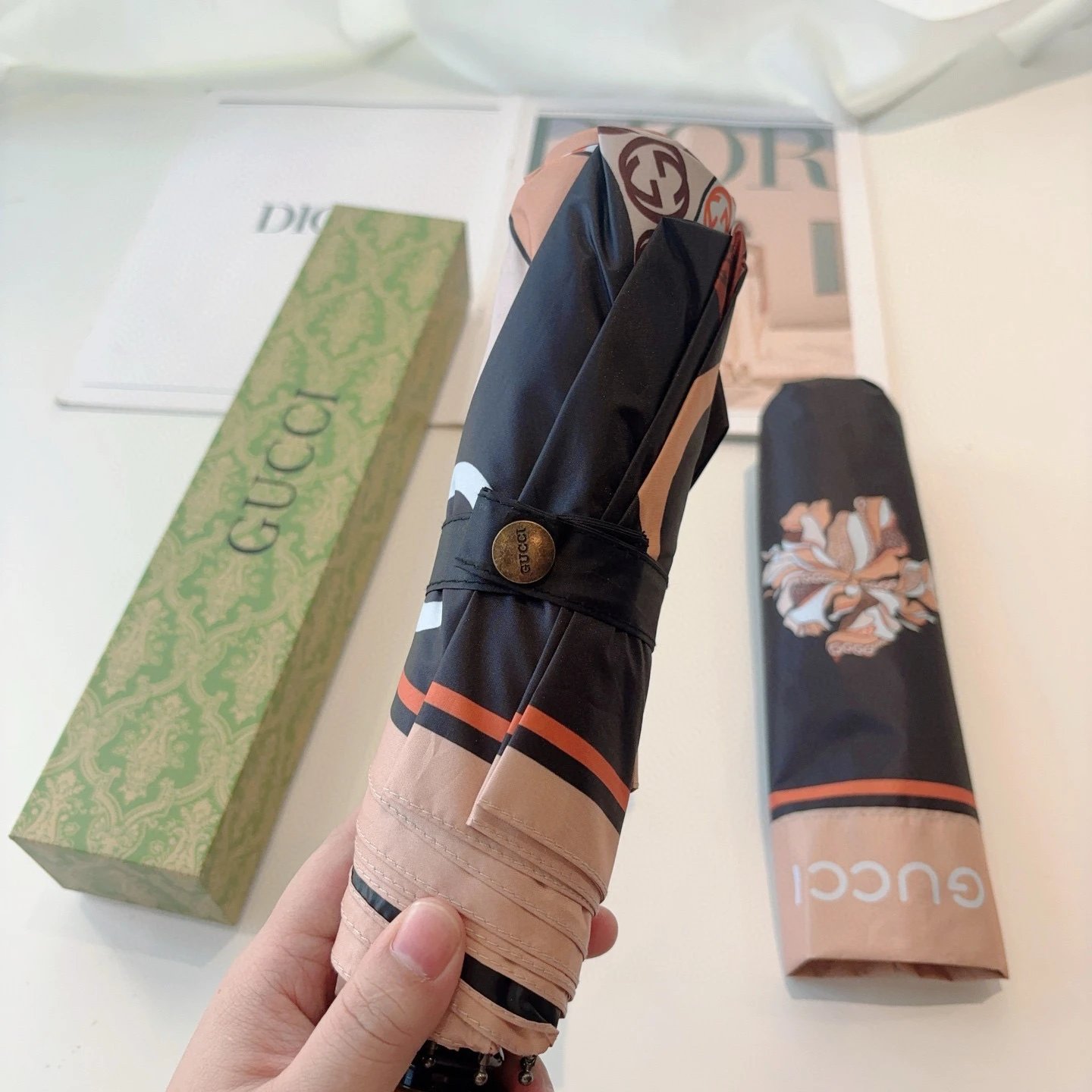 Gucci UV Protection Folding Umbrella Ver.J — Photo 3
