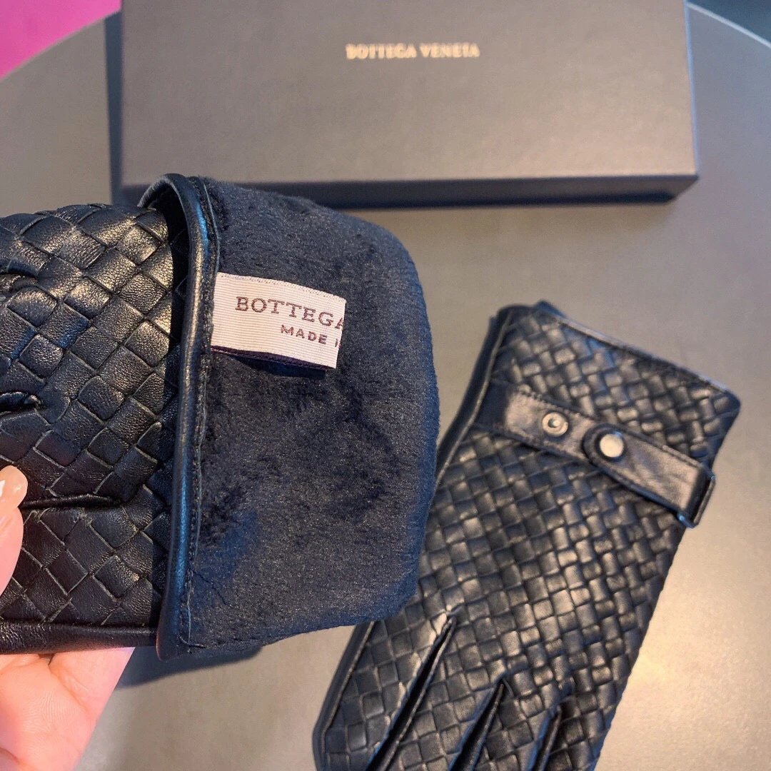 Bottega Veneta Lambskin Cashmere Gloves Ver.C — Photo 4