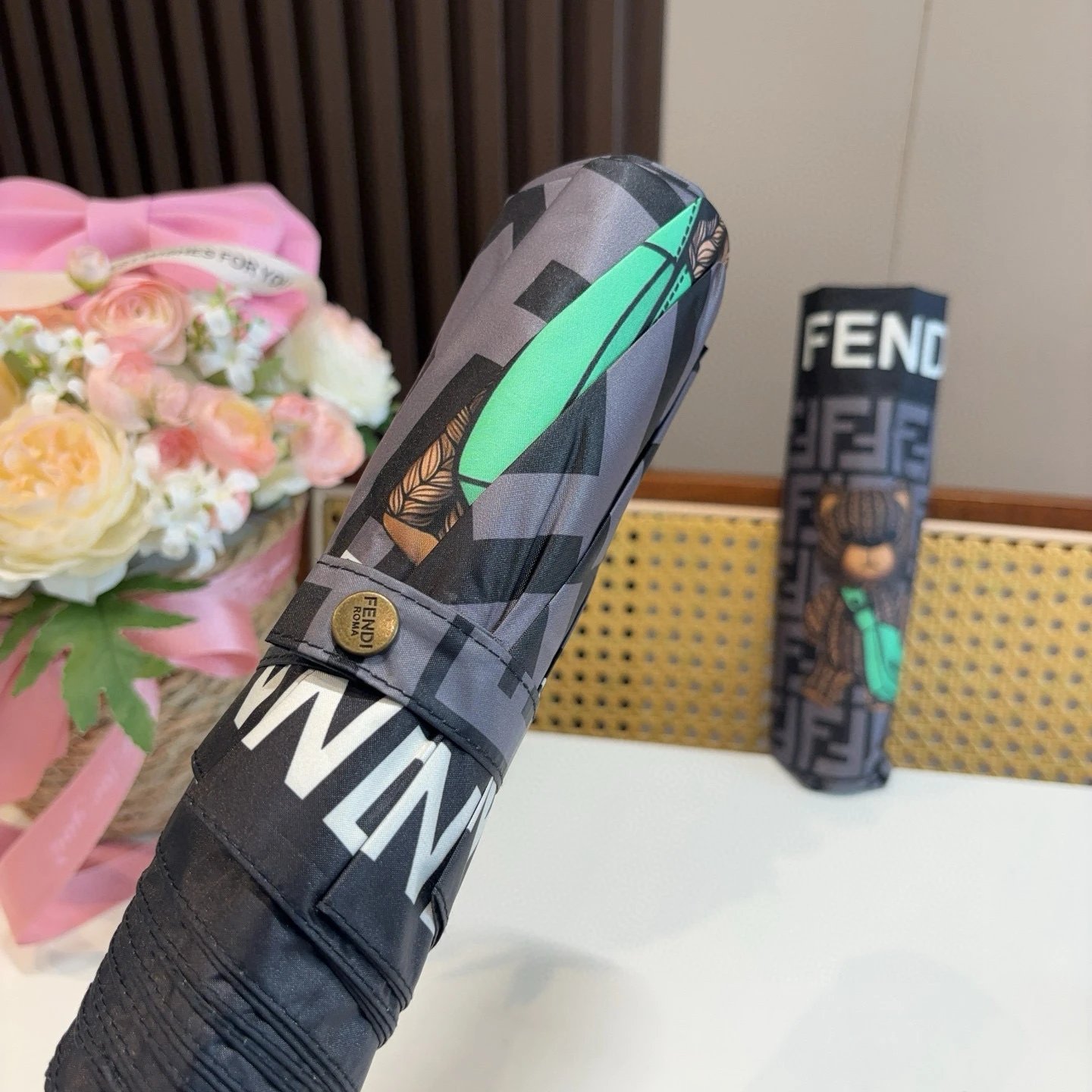 Fendi UV Protection Folding Umbrella Ver.K — Photo 2