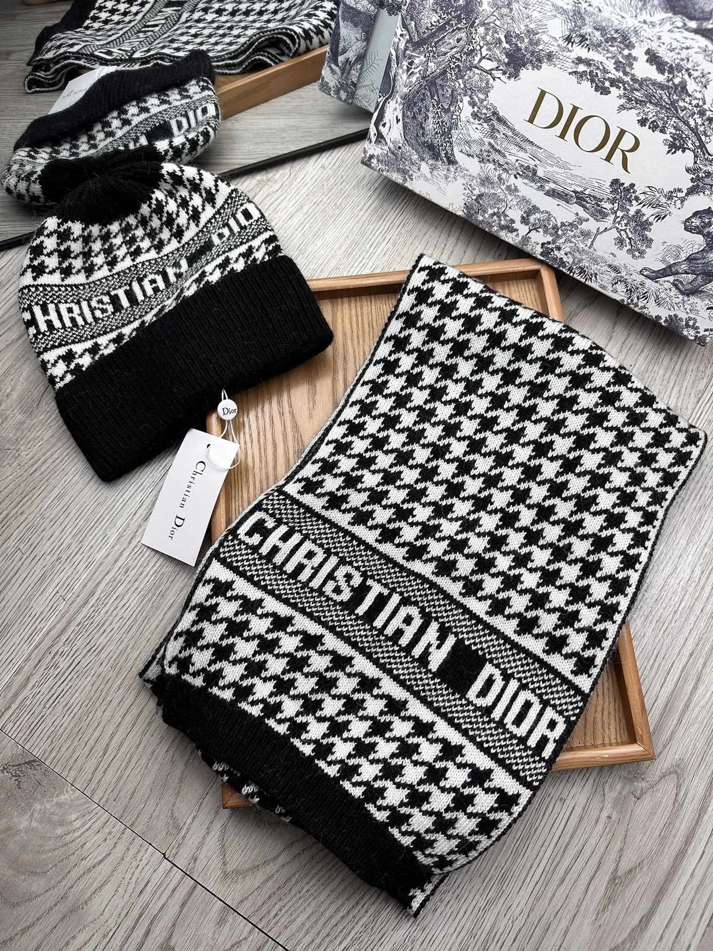 Dior Wool Rabbit Fur Scarf & Hat Set Ver.G — Photo 3
