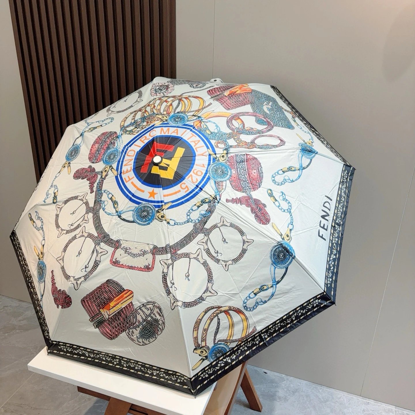 Fendi UV Protection Folding Umbrella Ver.C — Photo 8