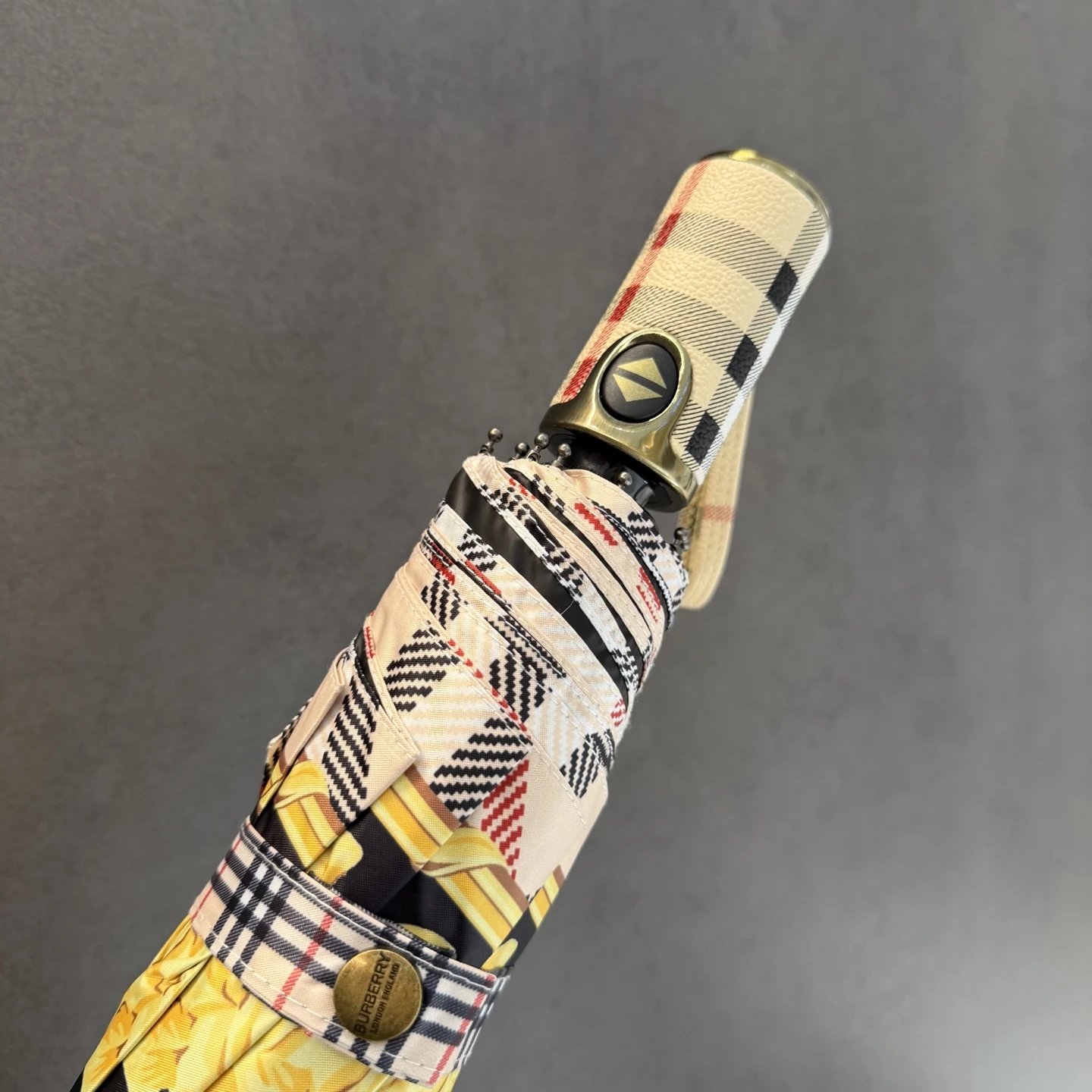 Burberry UV Protection Folding Umbrella Ver.B — Photo 6