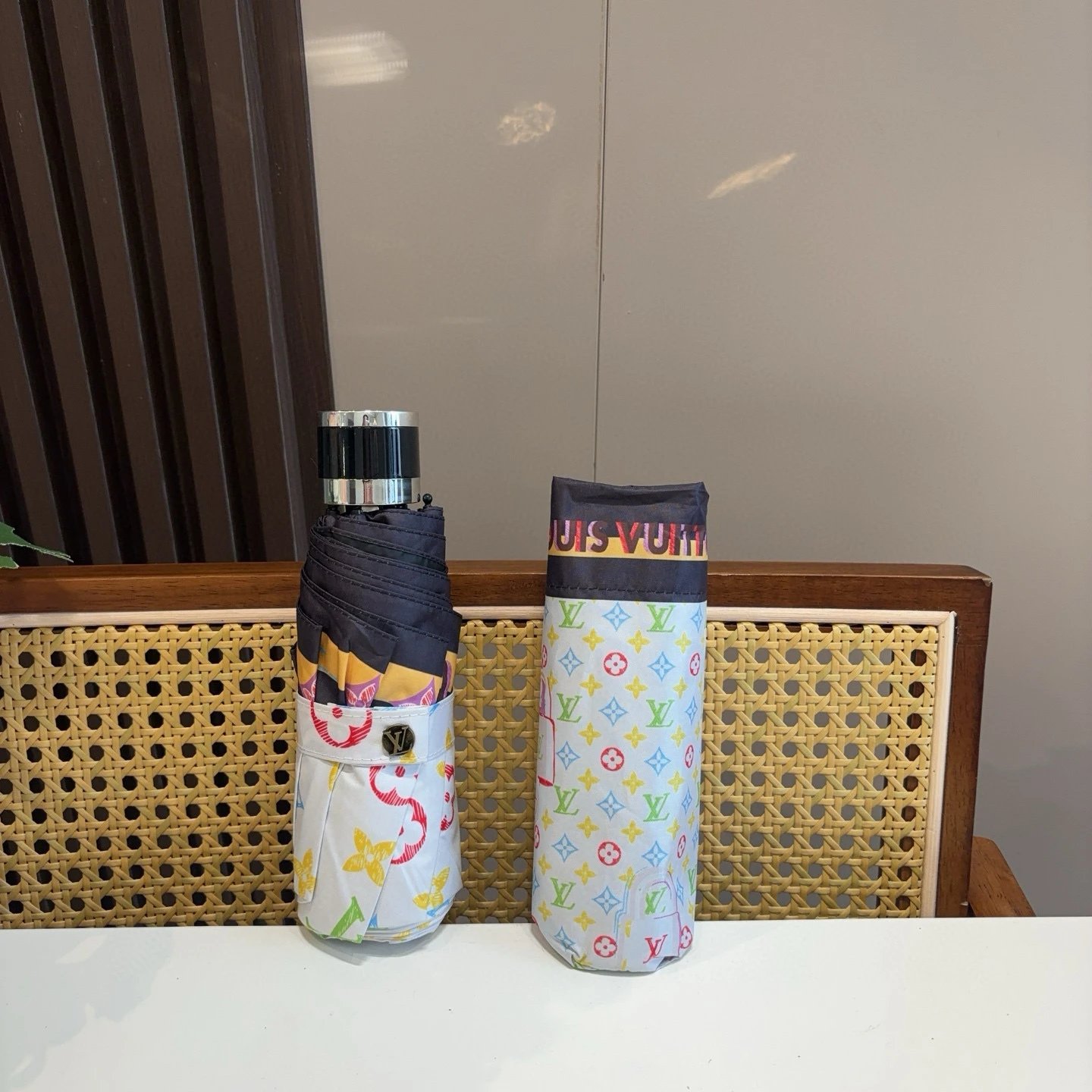 Louis Vuitton UV Protection Folding Umbrella Ver.M — Photo 2