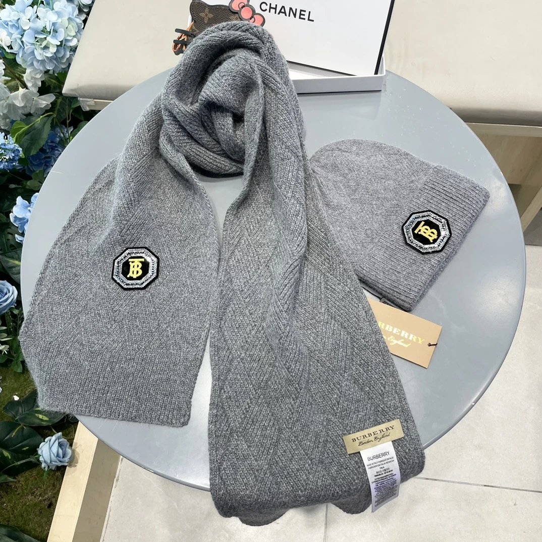 Burberry Scarf & Hat Set Ver.F — QC