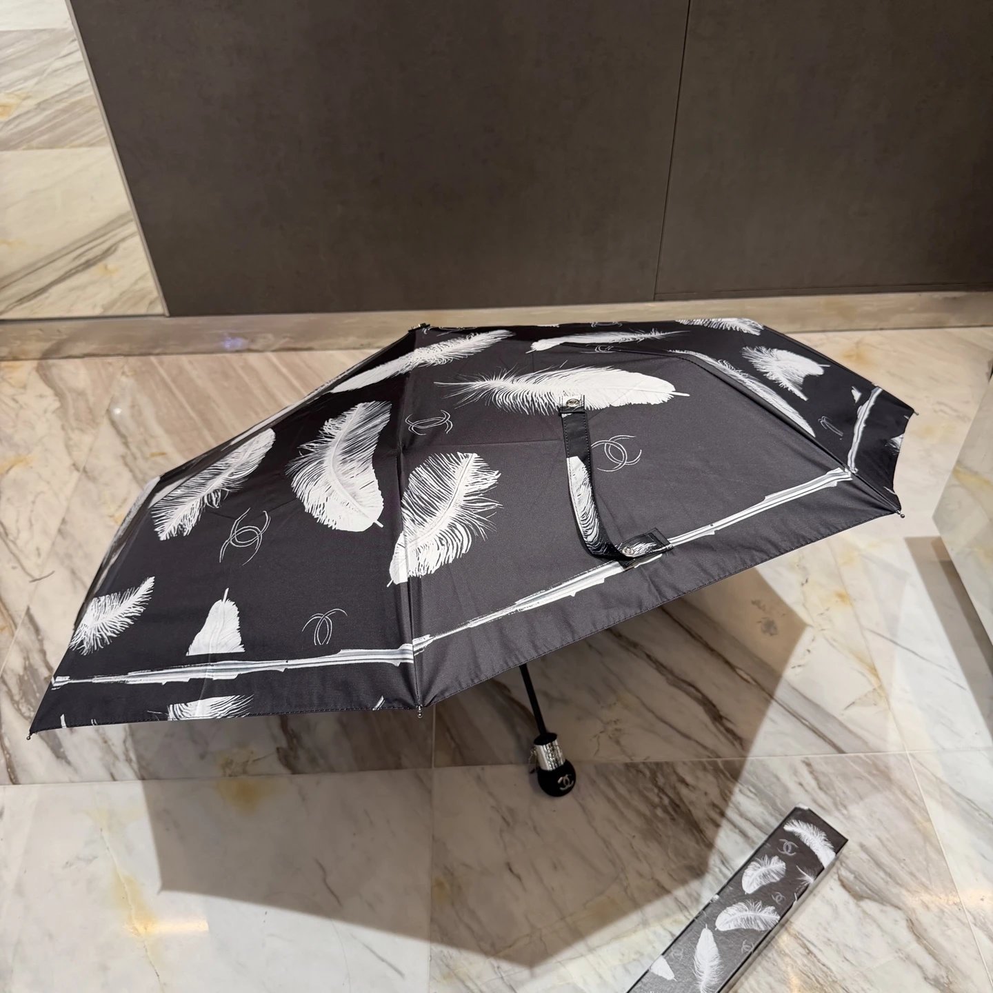 Chanel UV Protection Folding Umbrella Ver.E — Photo 8