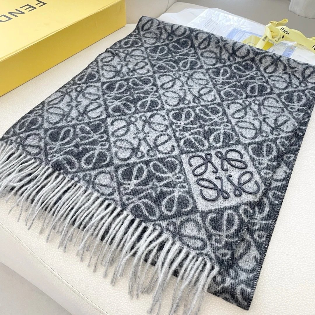 Loewe Cashmere Scarf Ver.E — Photo 5