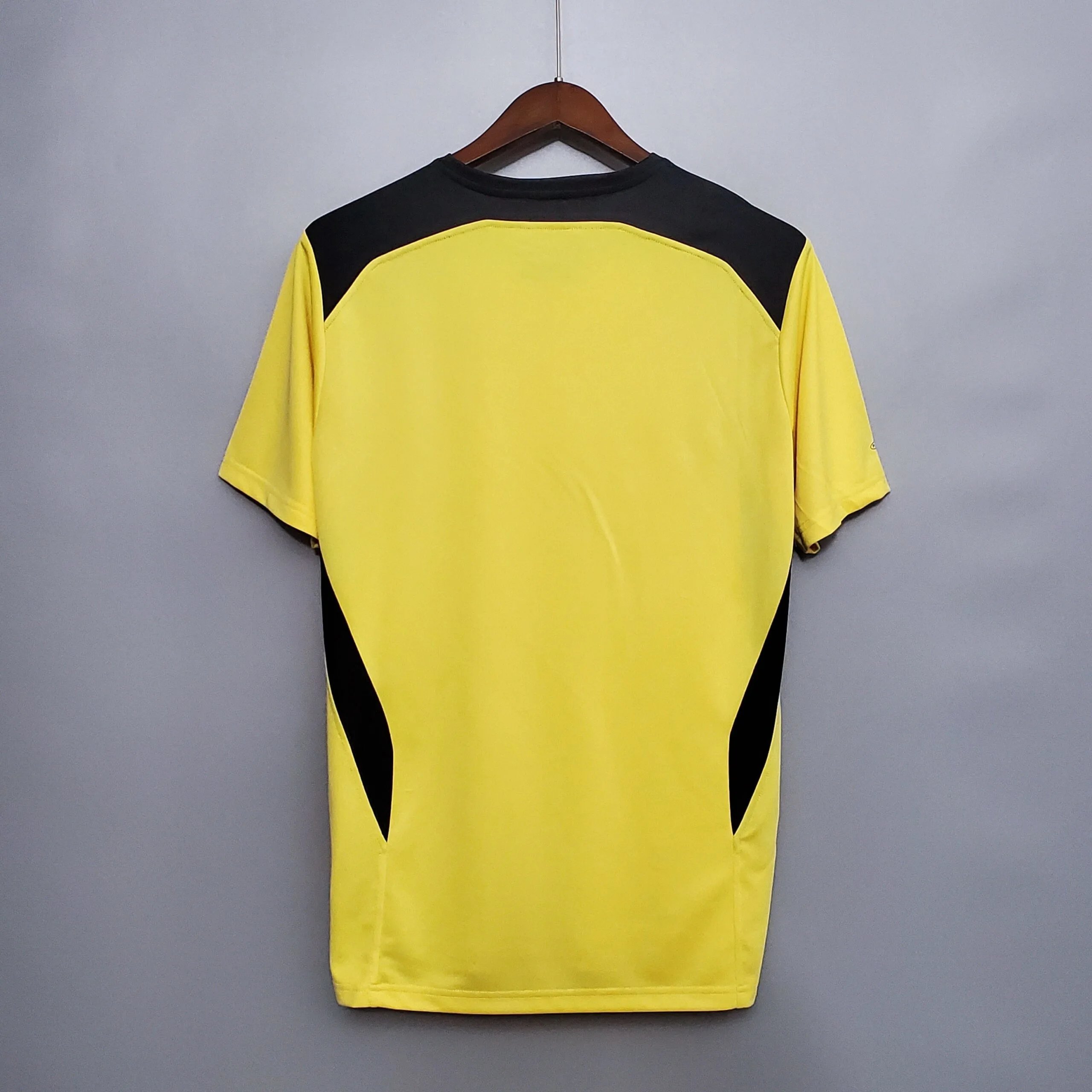 Liverpool 04/05 Retro Jersey — Photo 9