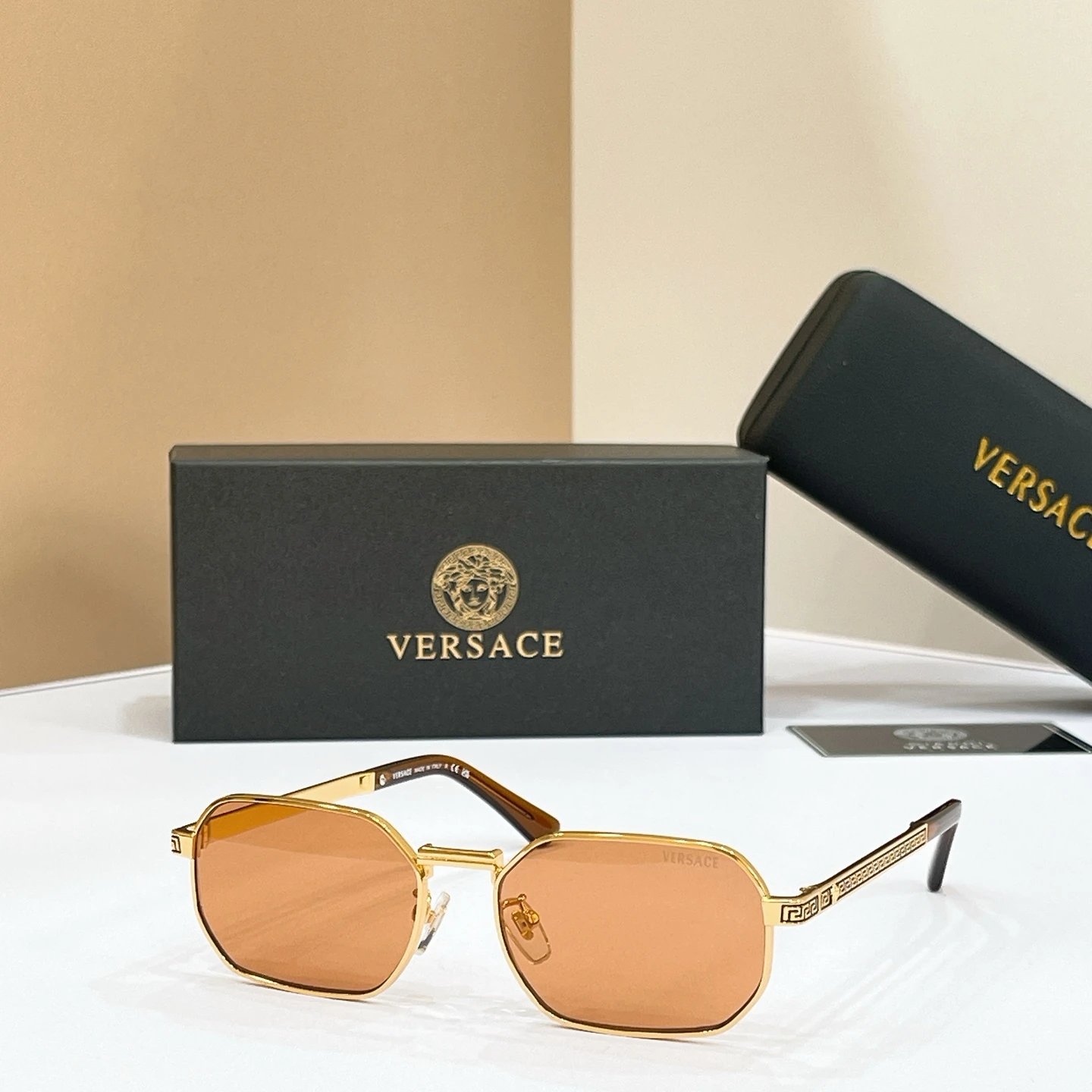 Versace VE2297 Sunglasses 54-16-145 — Photo 3