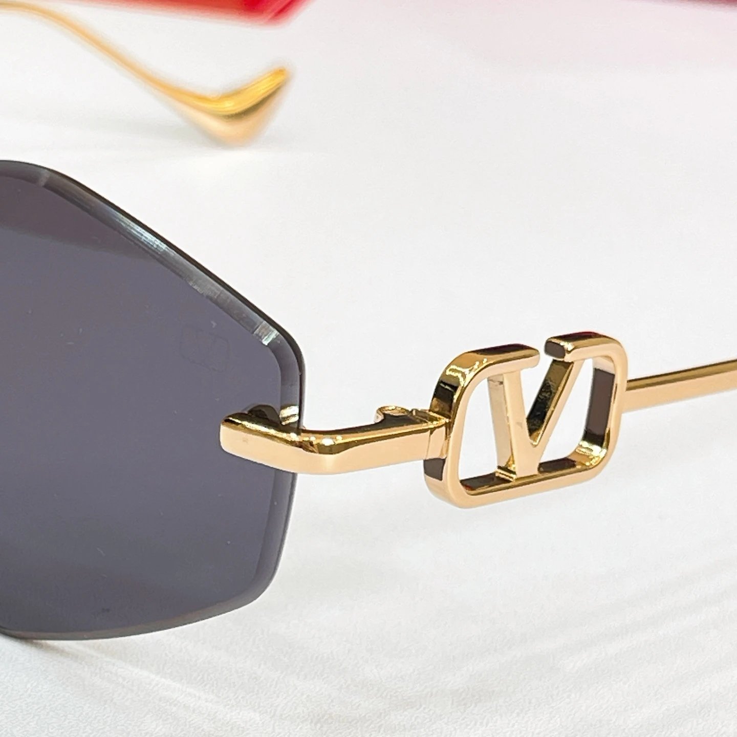 Valentino VLS-187 Sunglasses 58-18-145 Ver.B — Photo 8