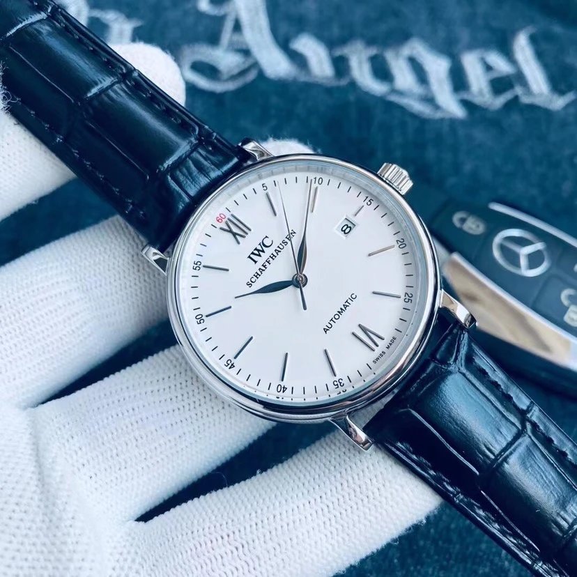 IWC Automatik-Uhr mit weißem Zifferblatt und schwarzem Lederarmband 40mm Variante D