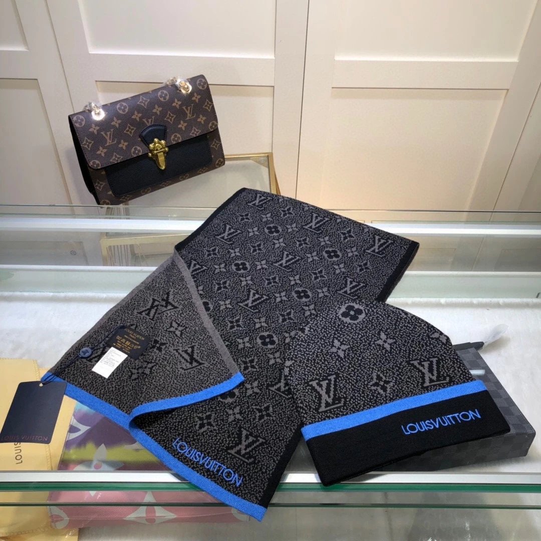 Louis Vuitton Wool Cashmere Scarf & Hat Set Ver.B — Photo 8