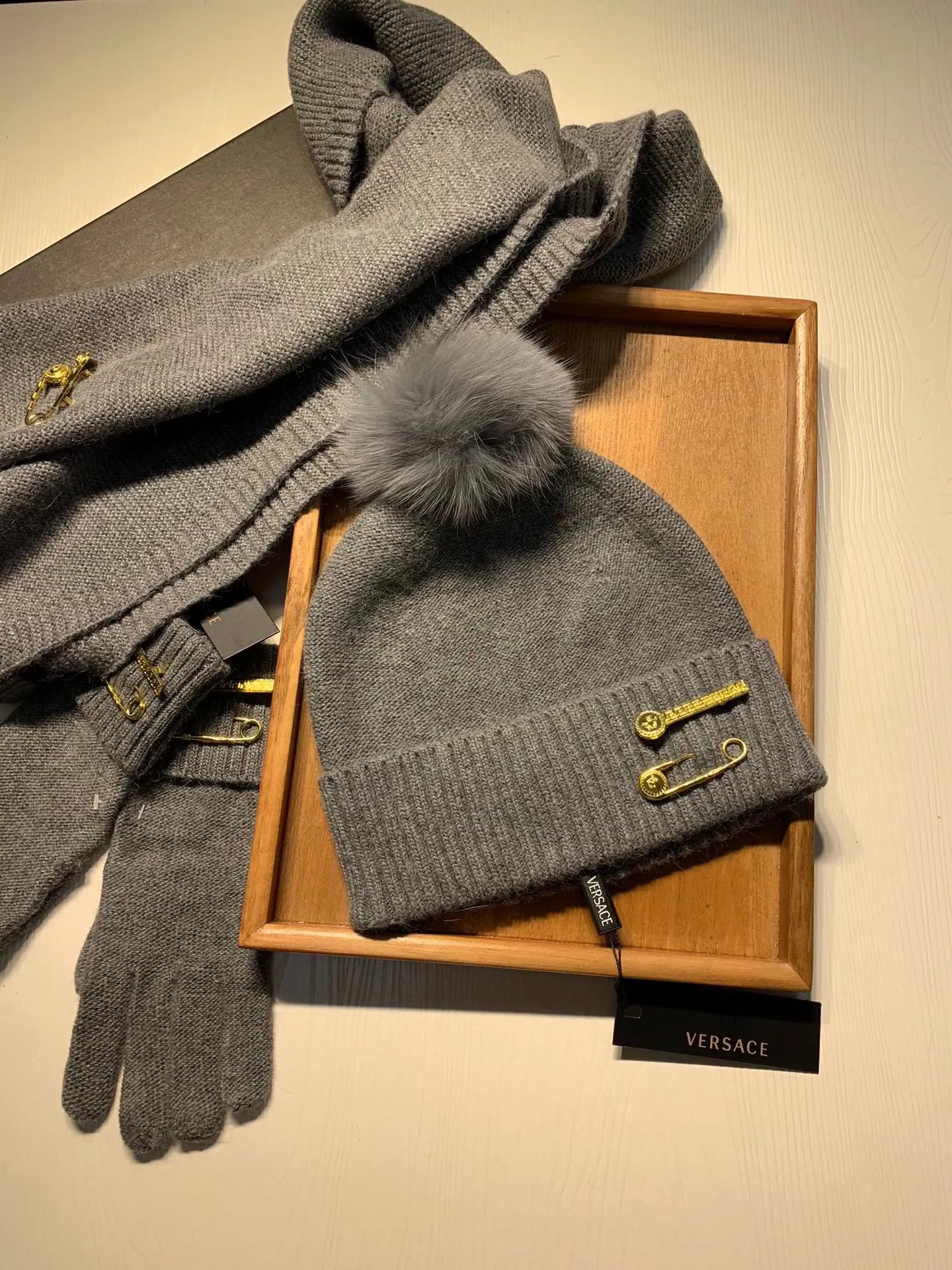 Versace Wool Rabbit Fur Scarf & Hat Set Ver.B — Photo 8