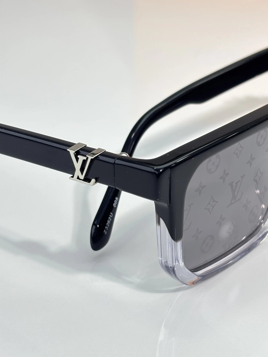 Louis Vuitton Z3262U Sunglasses 51-25-140 Ver.A — QC