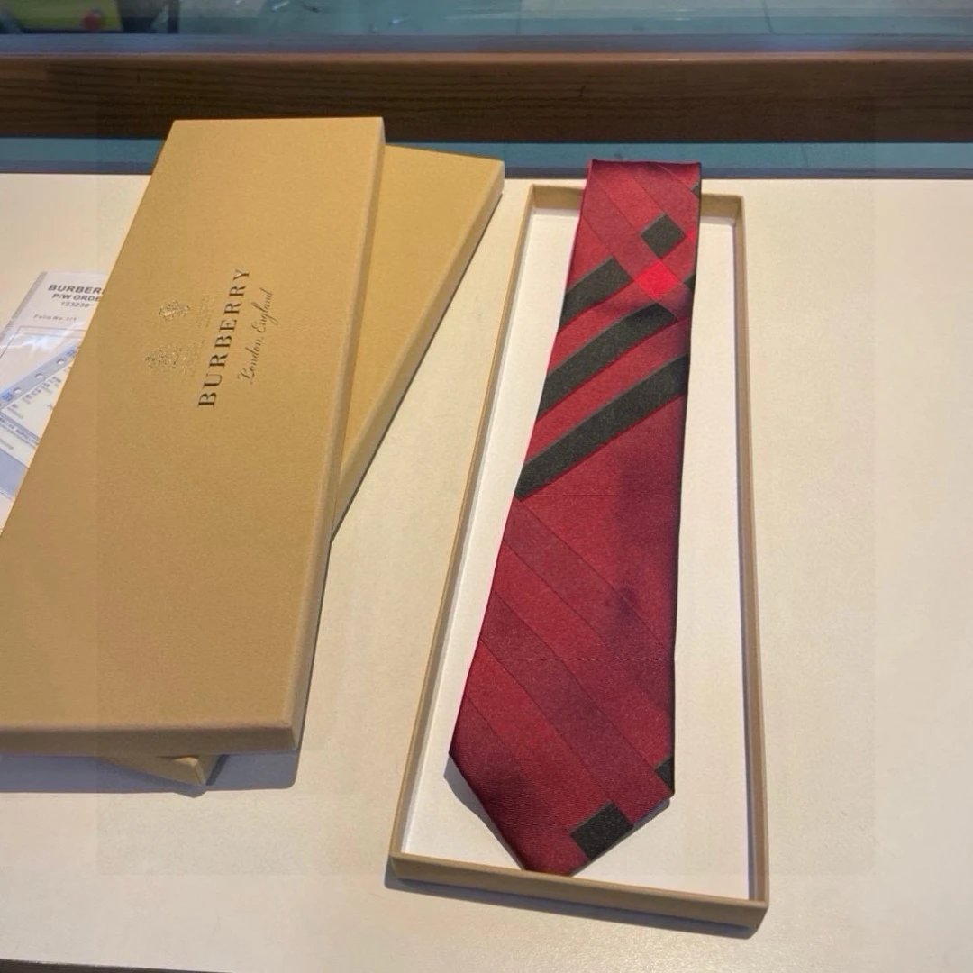Burberry Silk Tie Ver.G — Photo 3