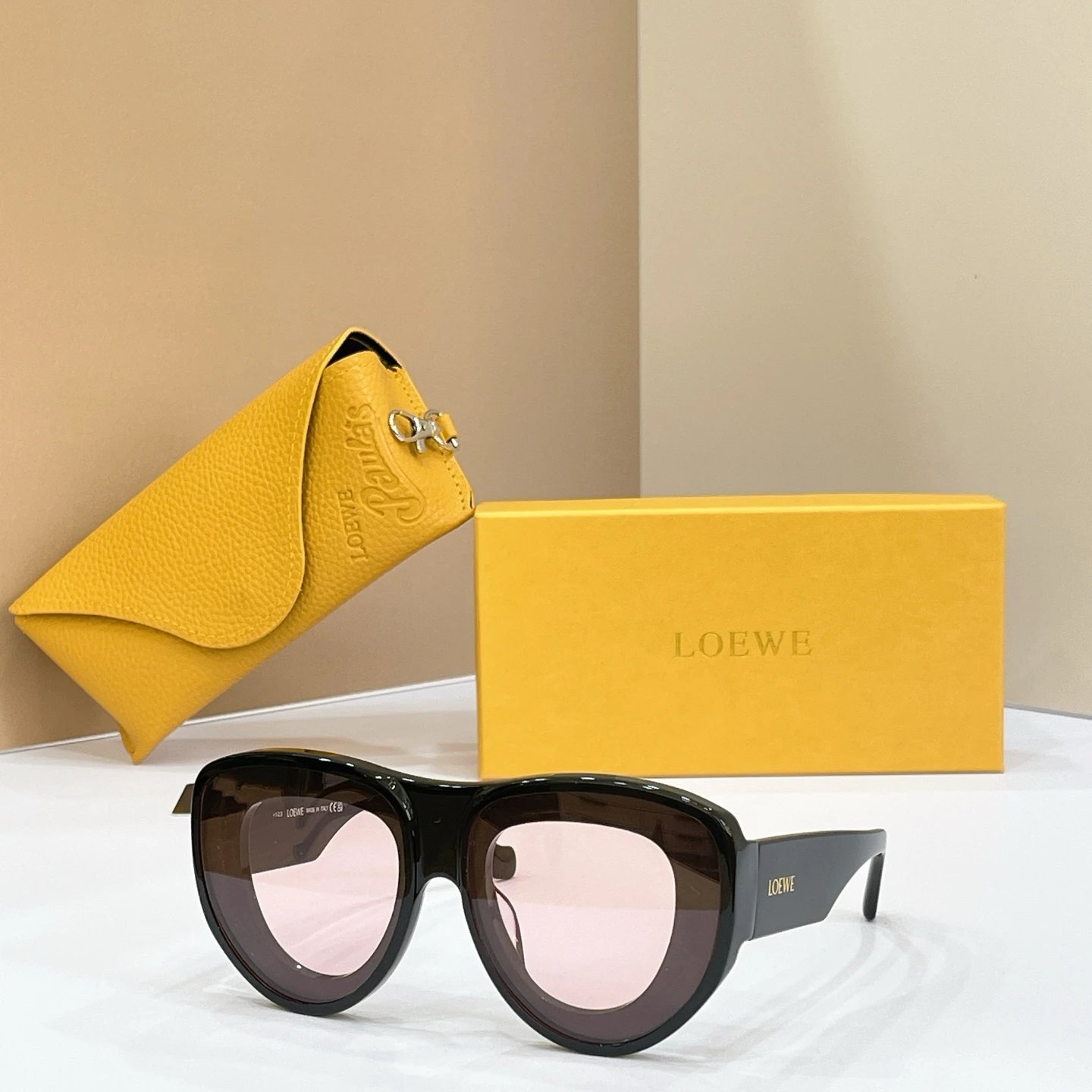 Loewe LW40170U Sunglasses 61-16-140 Ver.A — Zdjęcie 2