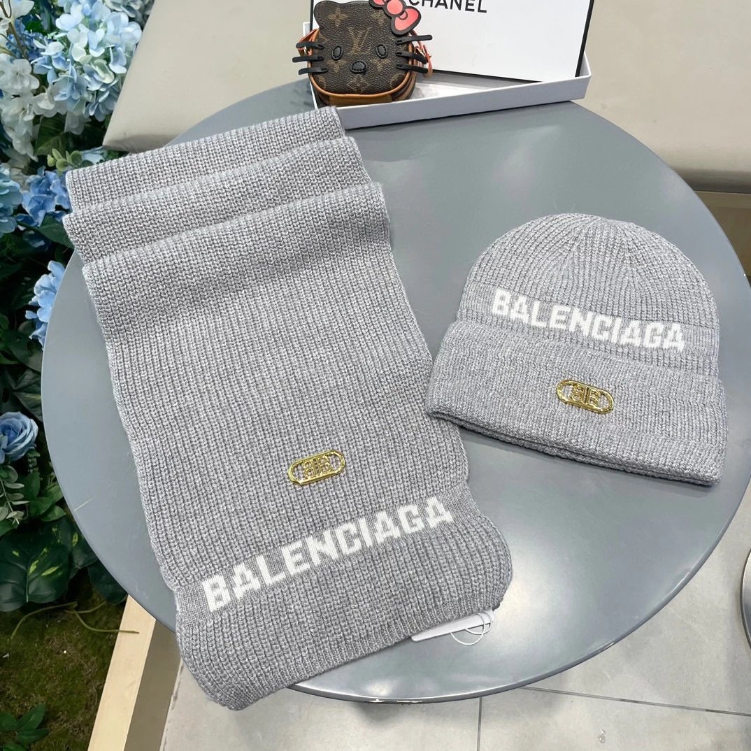 Balenciaga Wool Rabbit Fur Scarf & Hat Set Ver.A — Photo 4