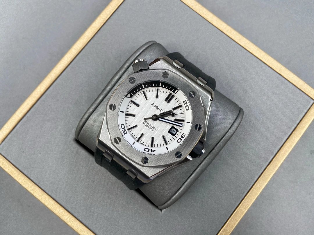 Audemars Piguet Automatic Watch with Rubber Strap 42mm Variant A