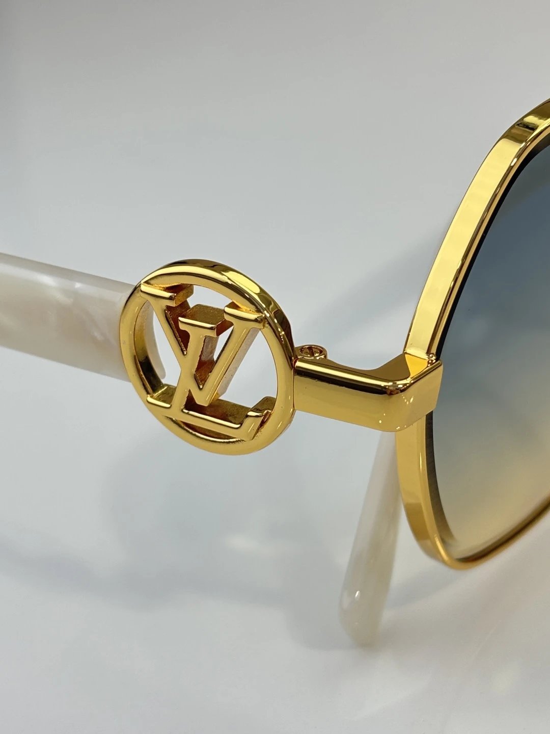 Louis Vuitton Z2061U Sunglasses 58-17-145 — Zdjęcie 8