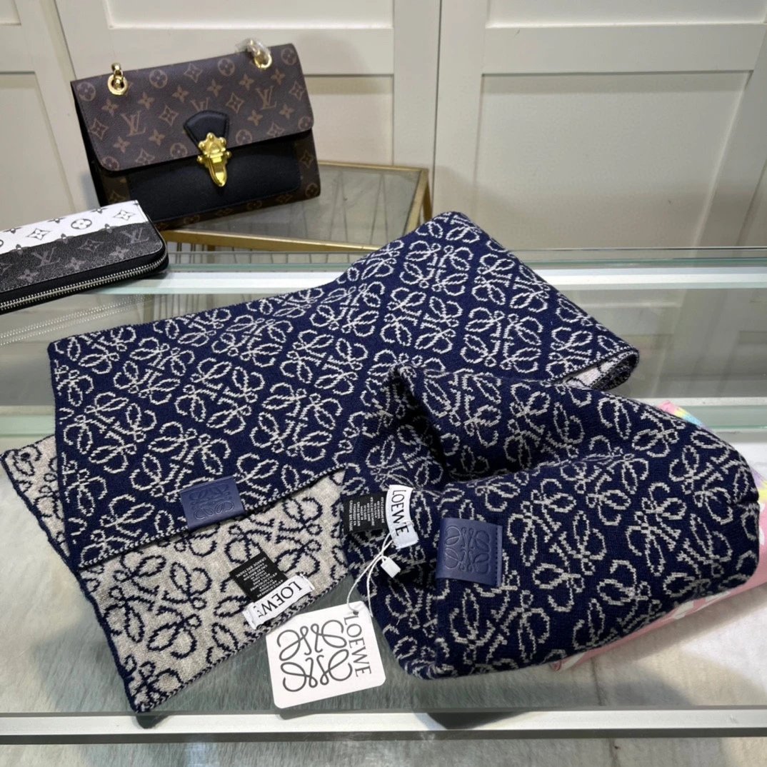 Loewe Scarf & Hat Set Ver.F — Photo 3