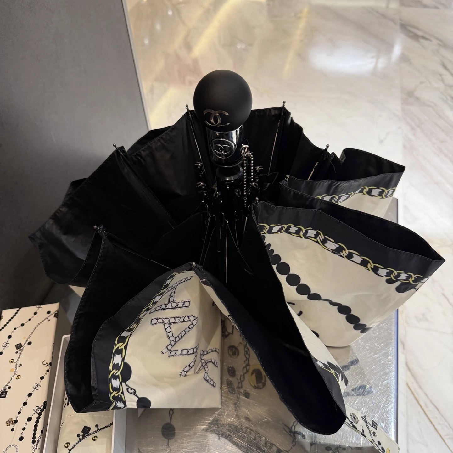 Dior UV Protection Folding Umbrella Ver.A — Photo 5