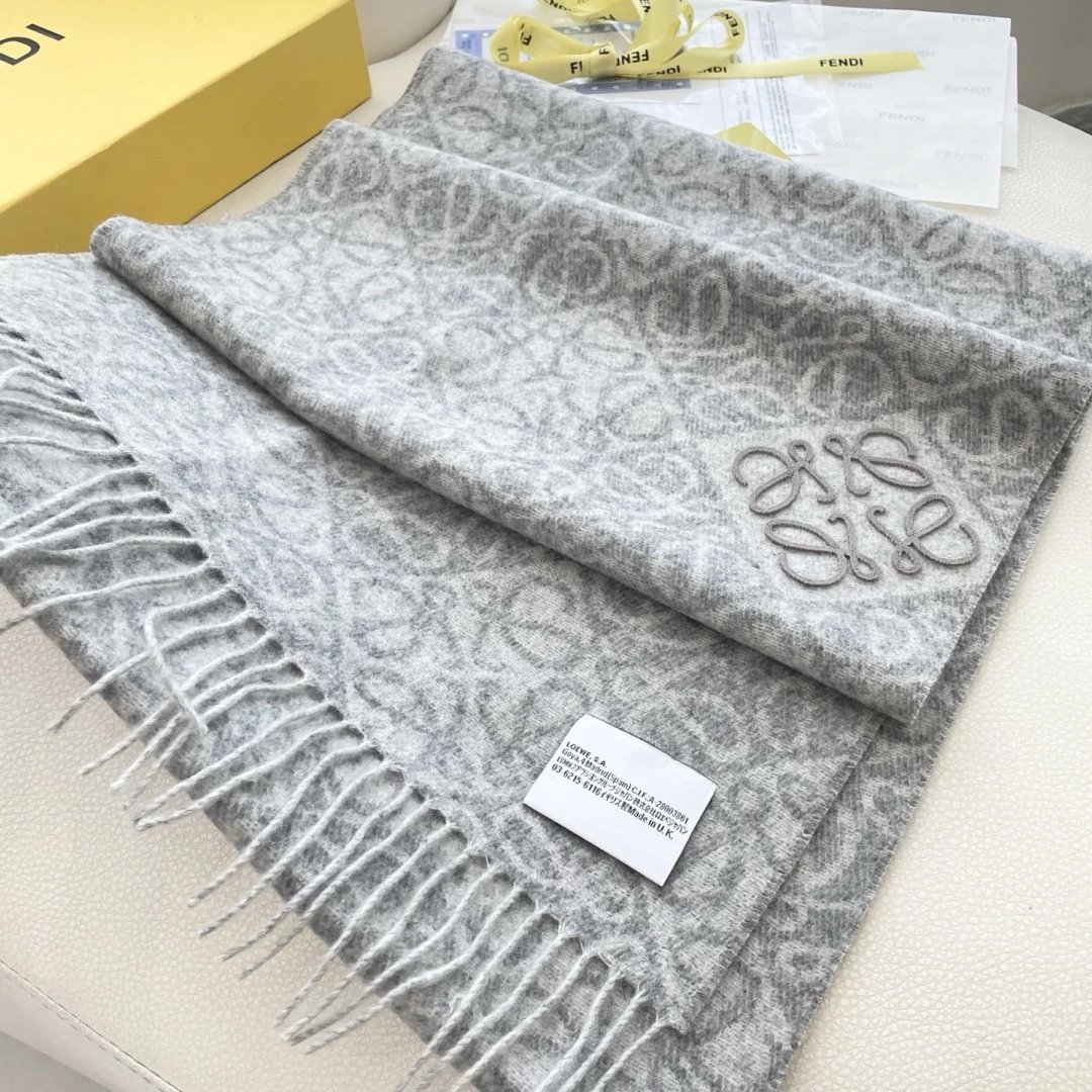Loewe Cashmere Scarf Ver.D — Photo 5