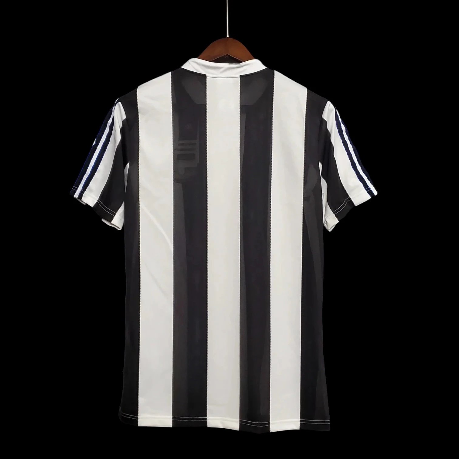 Newcastle United 95/97 Retro Jersey — Photo 2