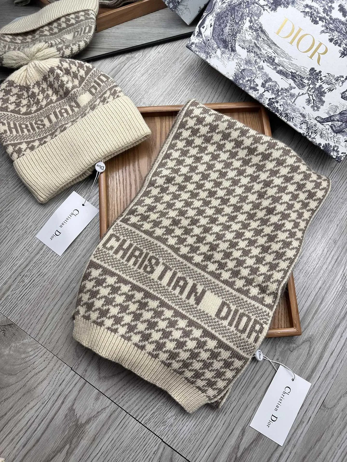 Dior Wool Rabbit Fur Scarf & Hat Set Ver.F — Photo 3