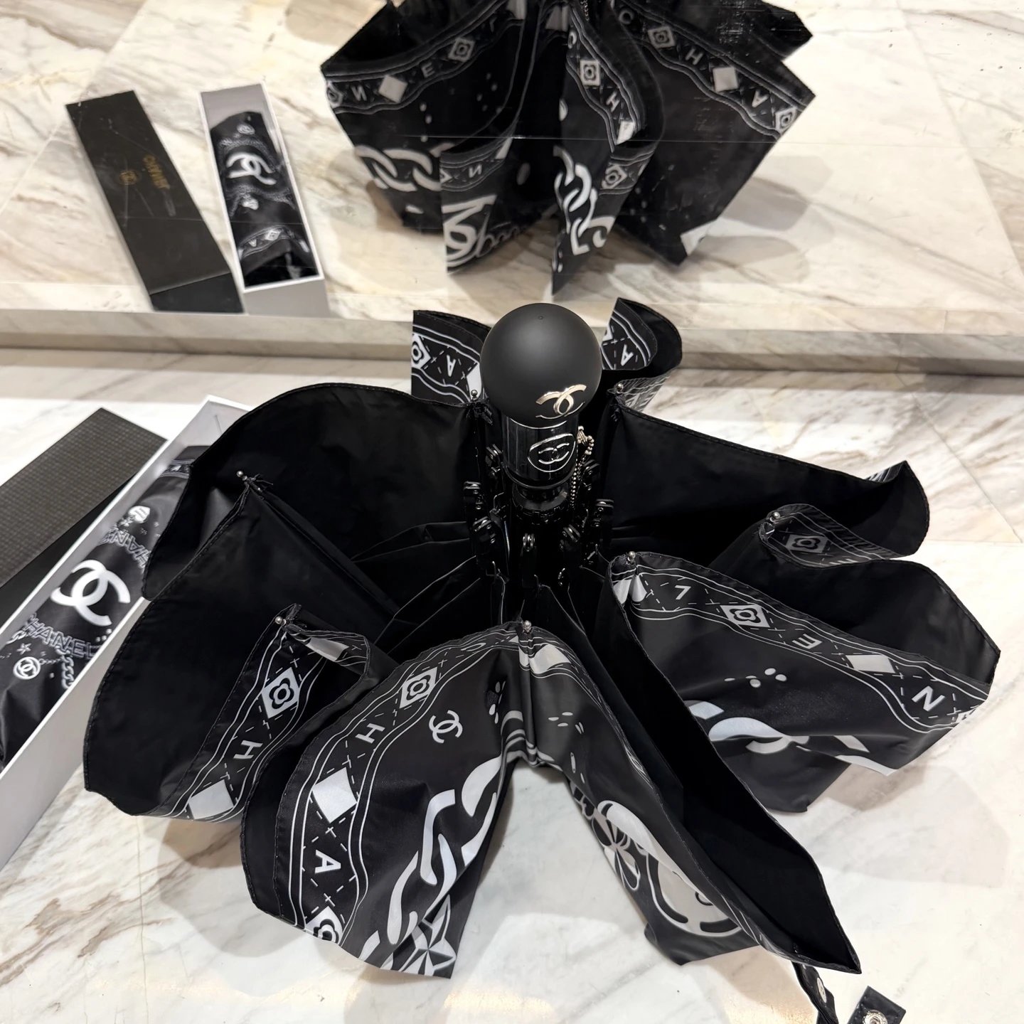 Chanel UV Protection Folding Umbrella Ver.A — Photo 5