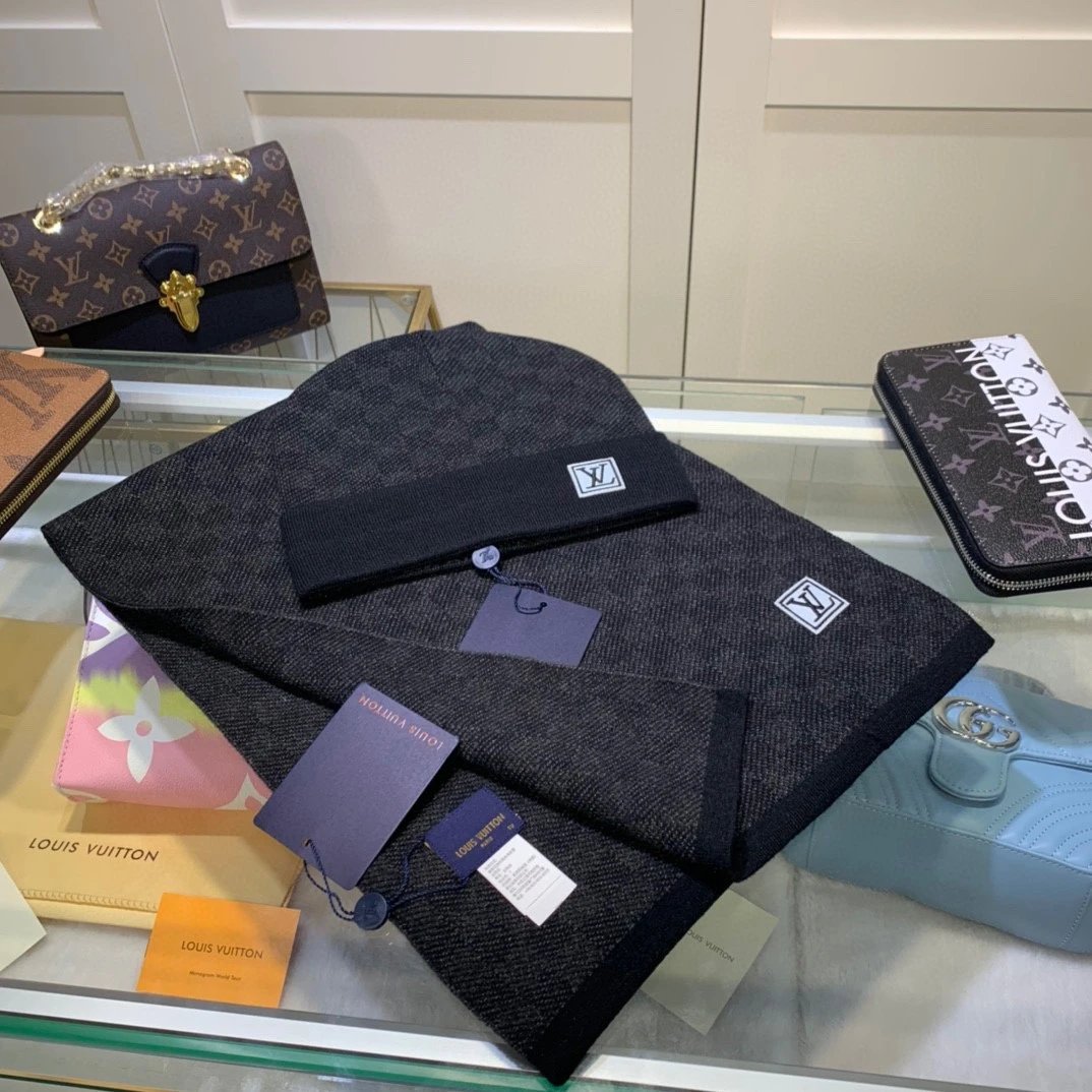 Louis Vuitton Wool Cashmere Scarf & Hat Set Ver.C — Photo 4