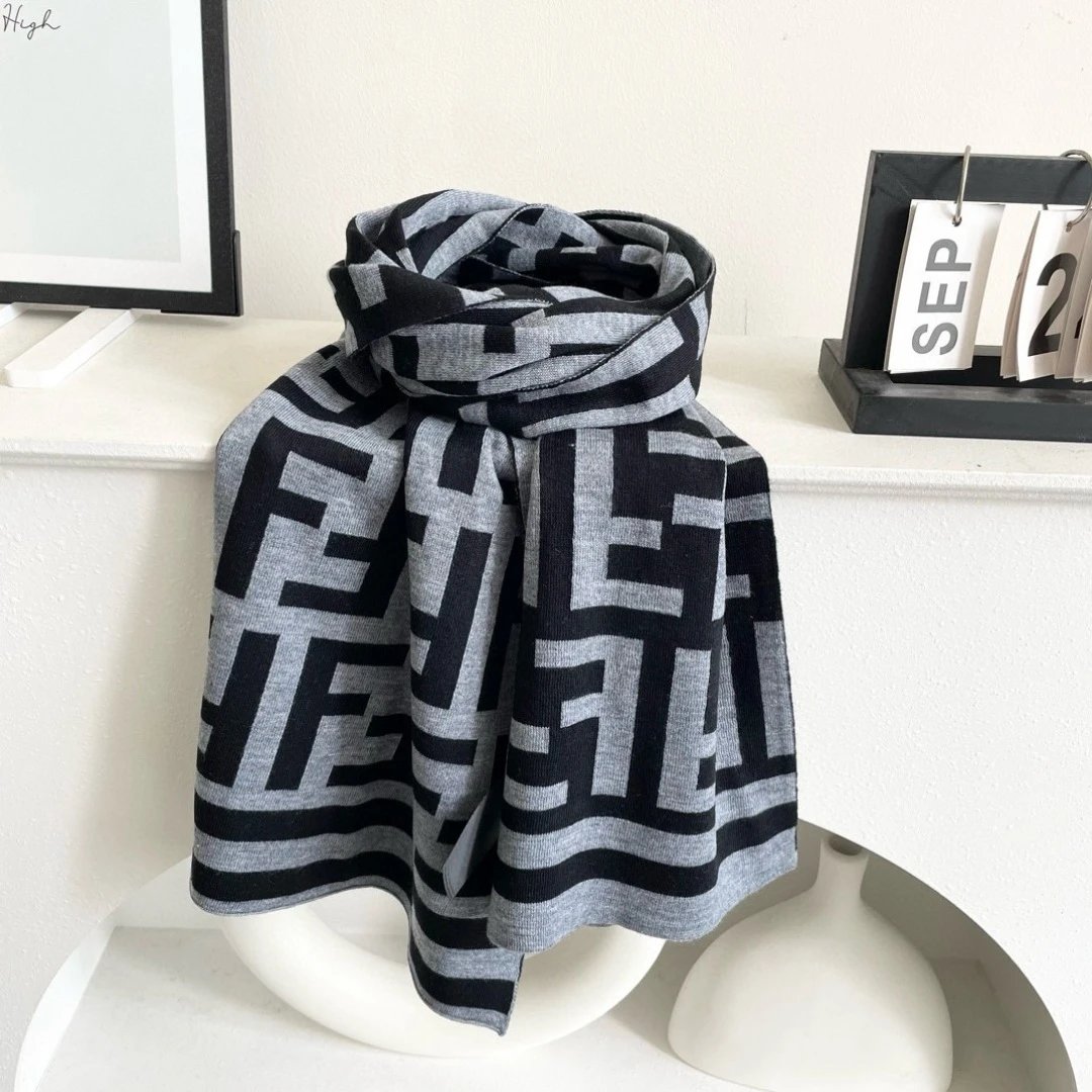 Fendi Cashmere Scarf Ver.I — Photo 7