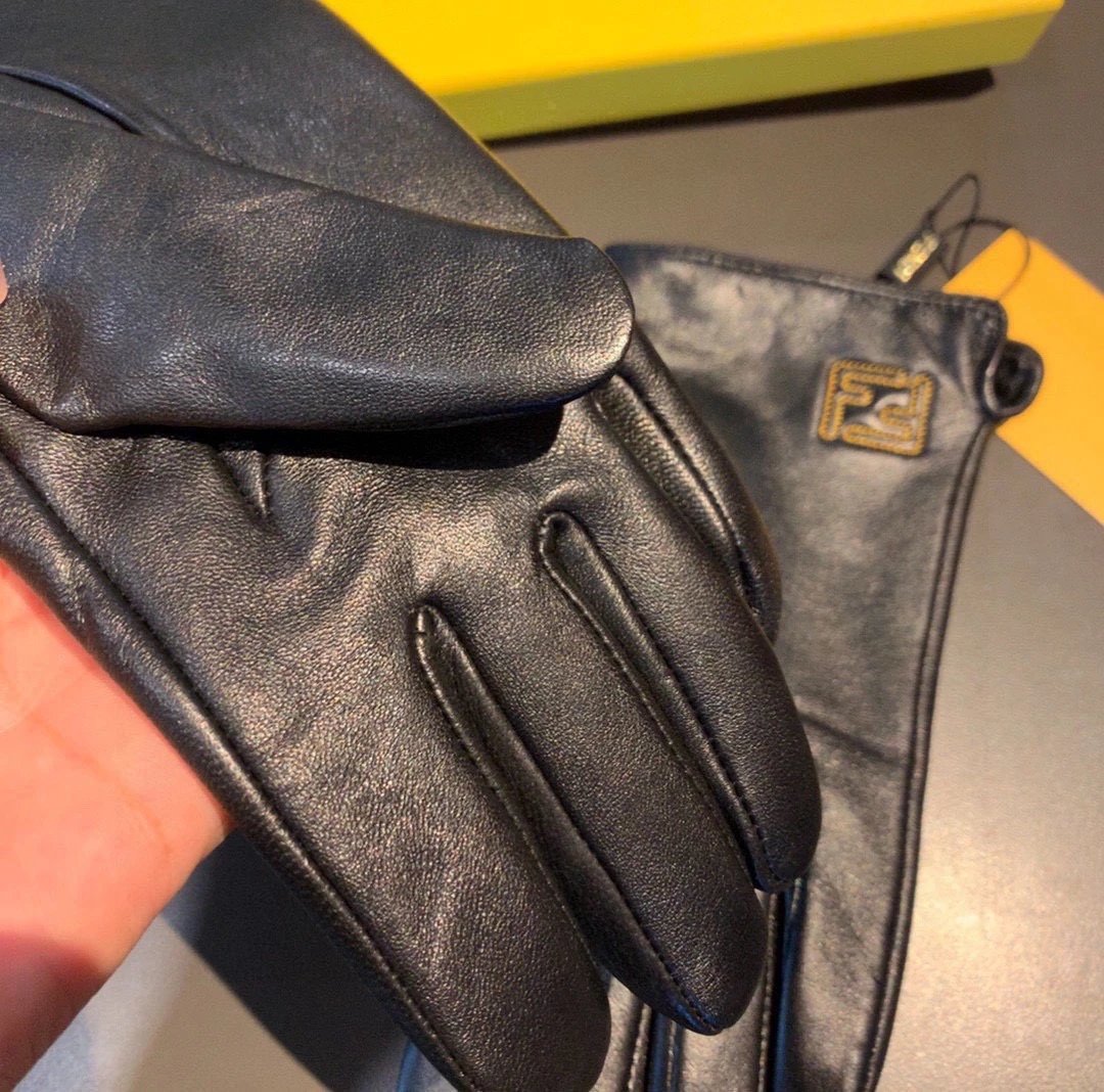 Fendi Lambskin Touchscreen Gloves Ver.A — QC