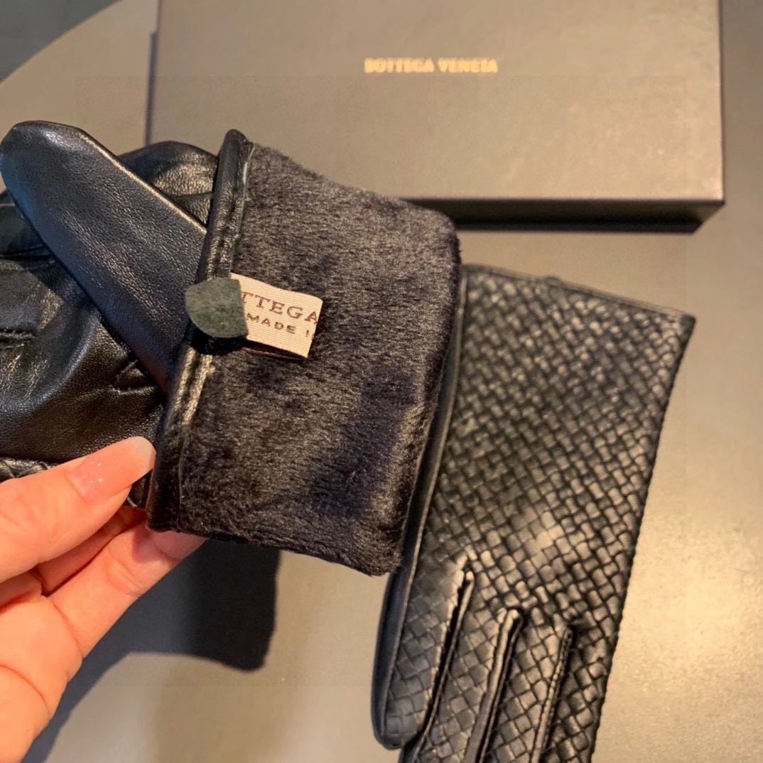 Bottega Veneta Lambskin Cashmere Gloves Ver.E — Photo 7
